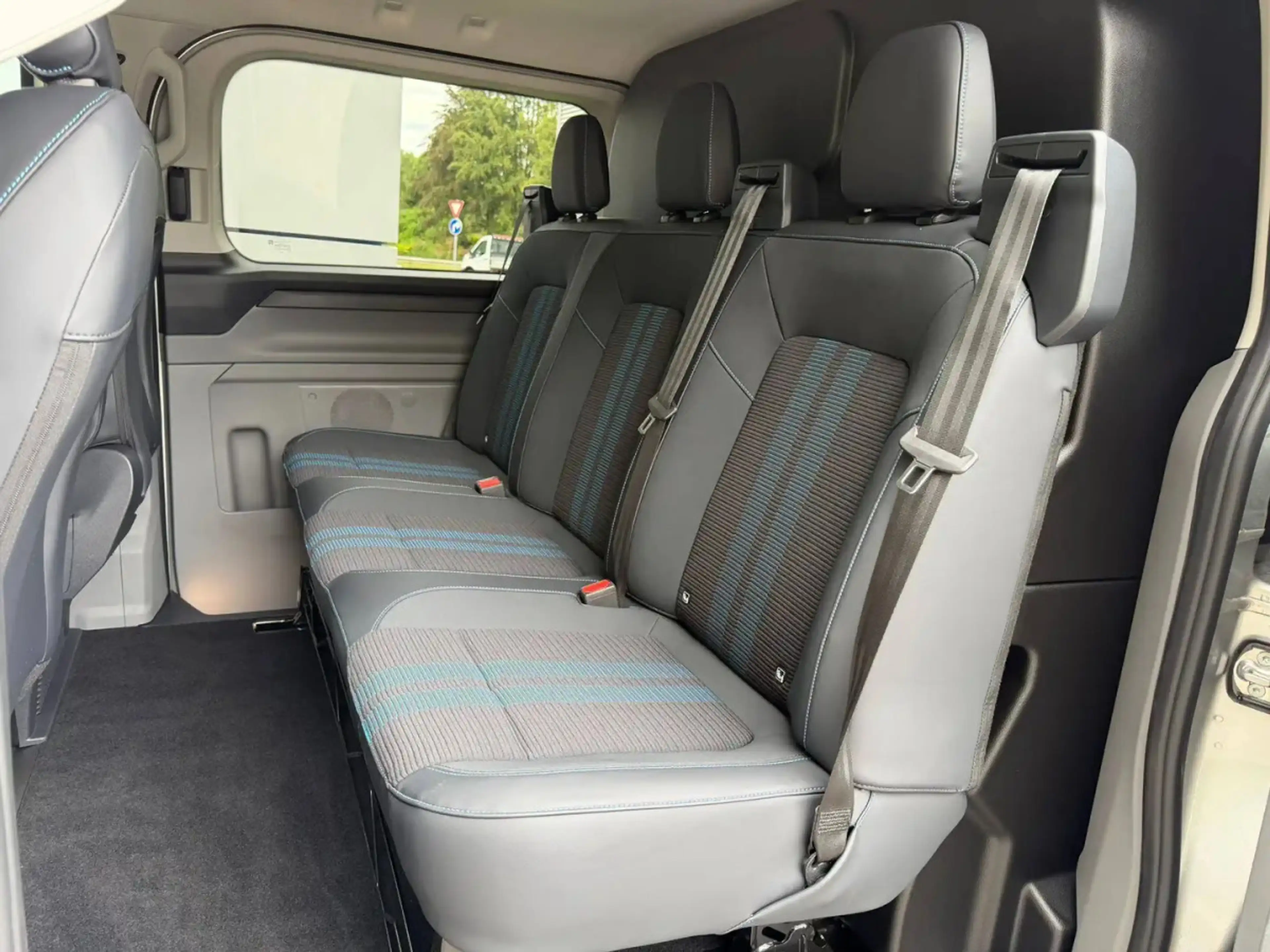 Ford Transit Custom 2.5 Duratec 232 Hybrid PHEV L1H1 Sport Doka — photo 8
