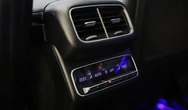 Mercedes-Benz Gle view 19