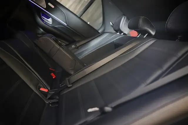 Mercedes-Benz Gle view 30