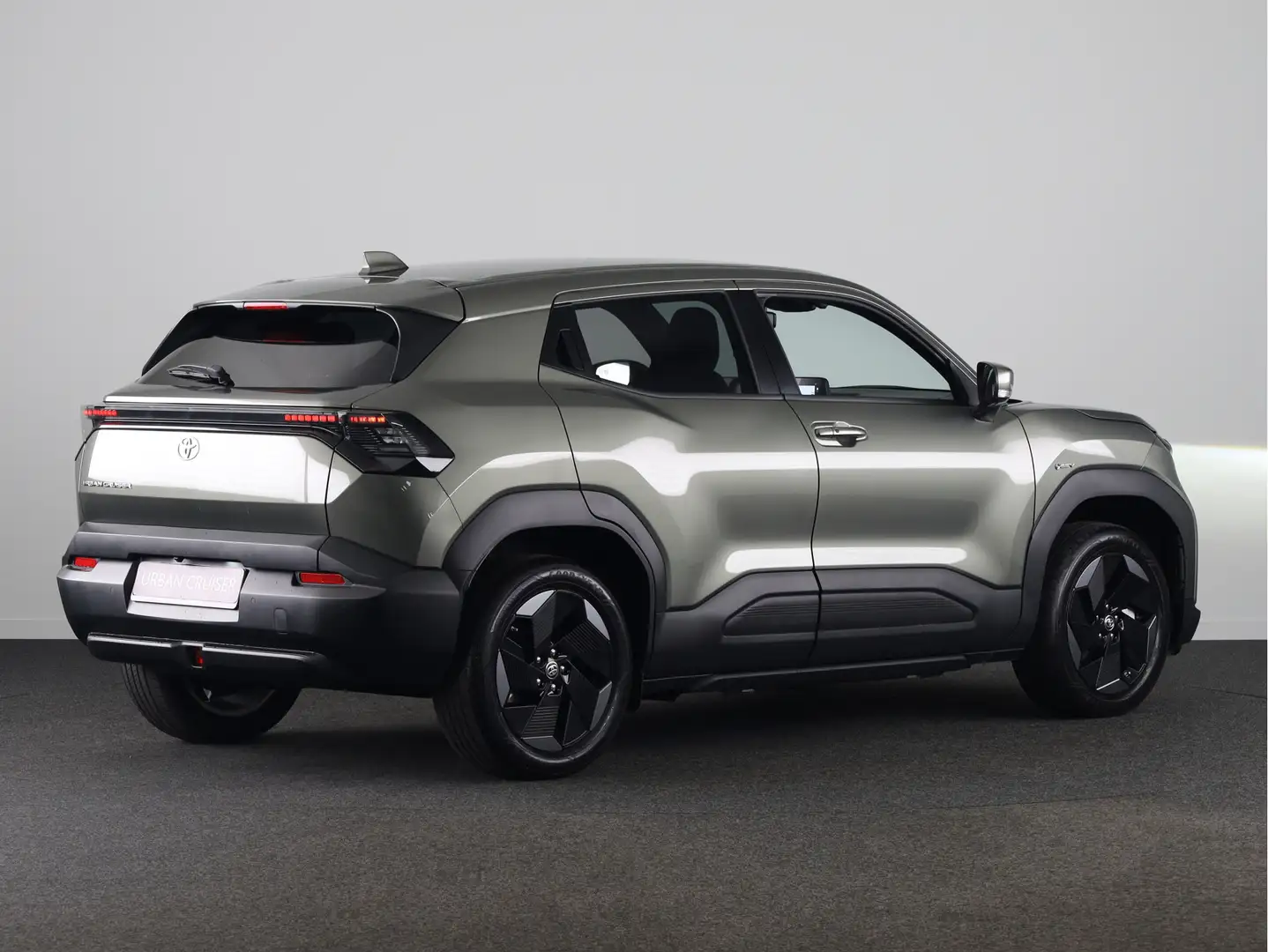 Toyota Urban Cruiser Dynamic 61 kWh *NIEUW* | 18" LM velgen | Metaallak Grün - 2