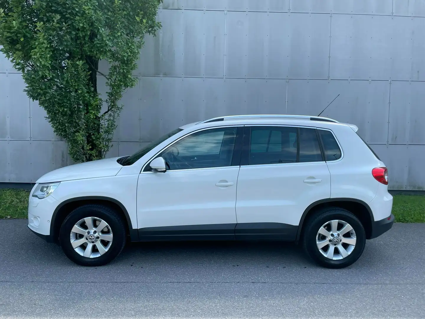 Volkswagen Tiguan 2,0 TDI CR DPF 4Motion Sport Weiß - 2