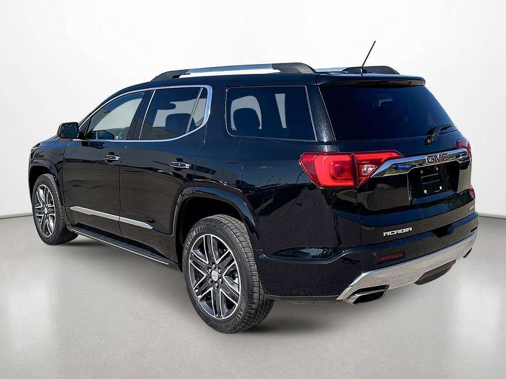 2018 GMC Acadia Denali | HEATED & COOLED SEATS | PANO-ROOF | NAVI — снимка 4