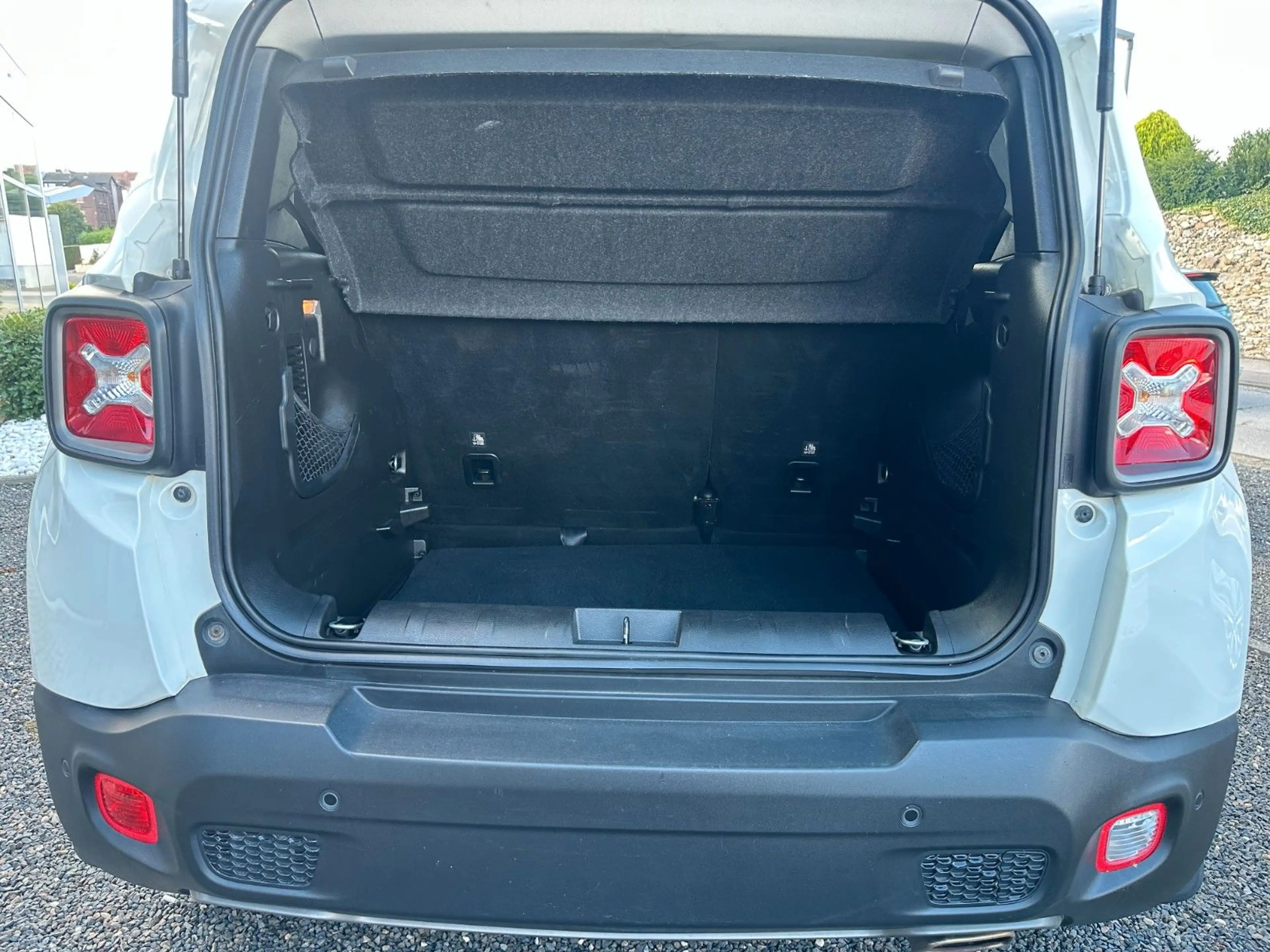 Jeep Renegade Limited FWD — photo 7