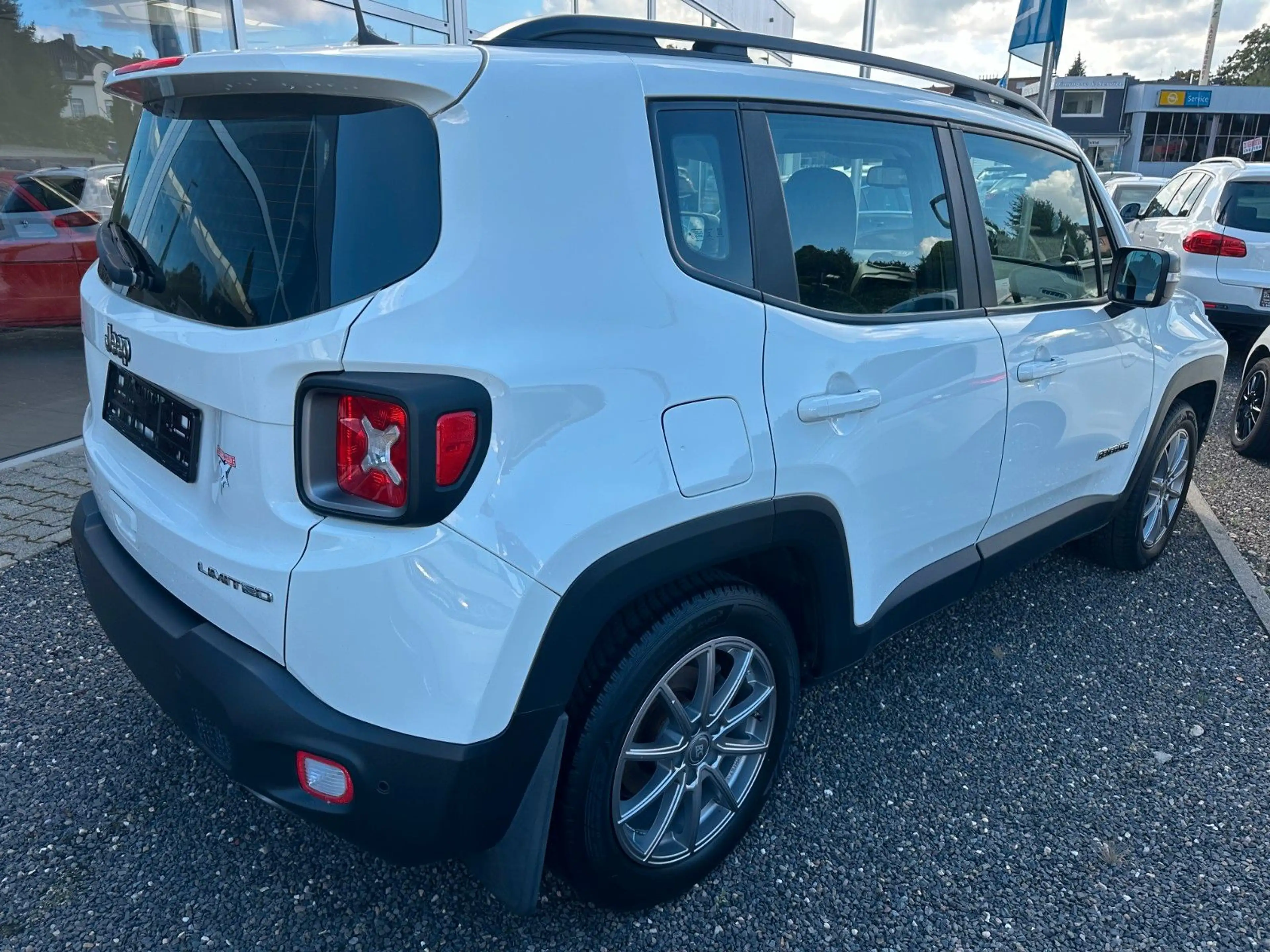 Jeep Renegade Limited FWD — photo 3
