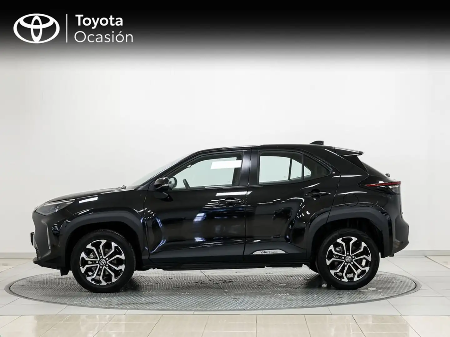 Toyota Yaris Cross 120h e_CTV Active Tech Negro - 2