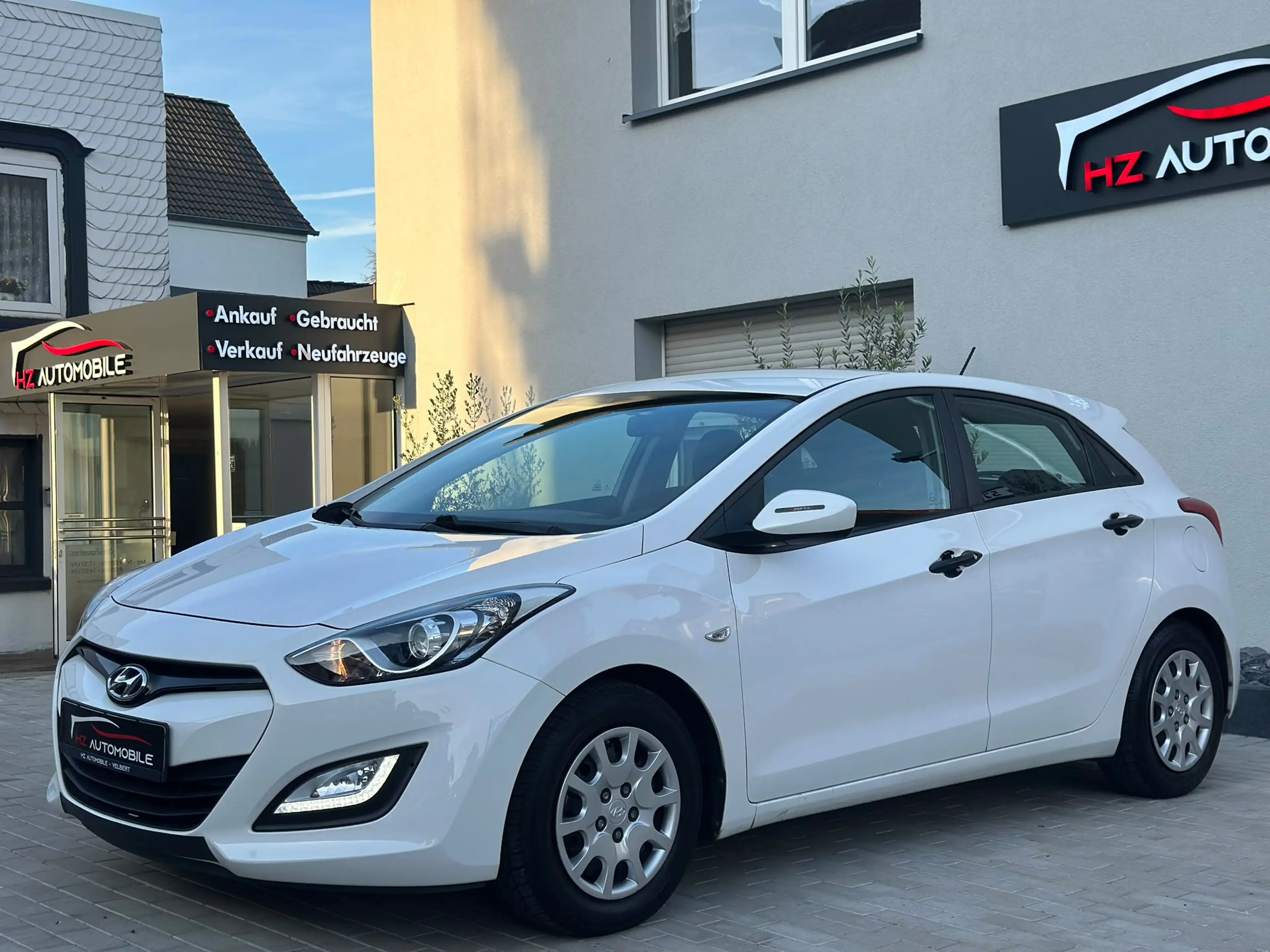 Hyundai i30 1.4 Lim. Classic *PDC*KLIMA*2.HAND*MFL*TÜV