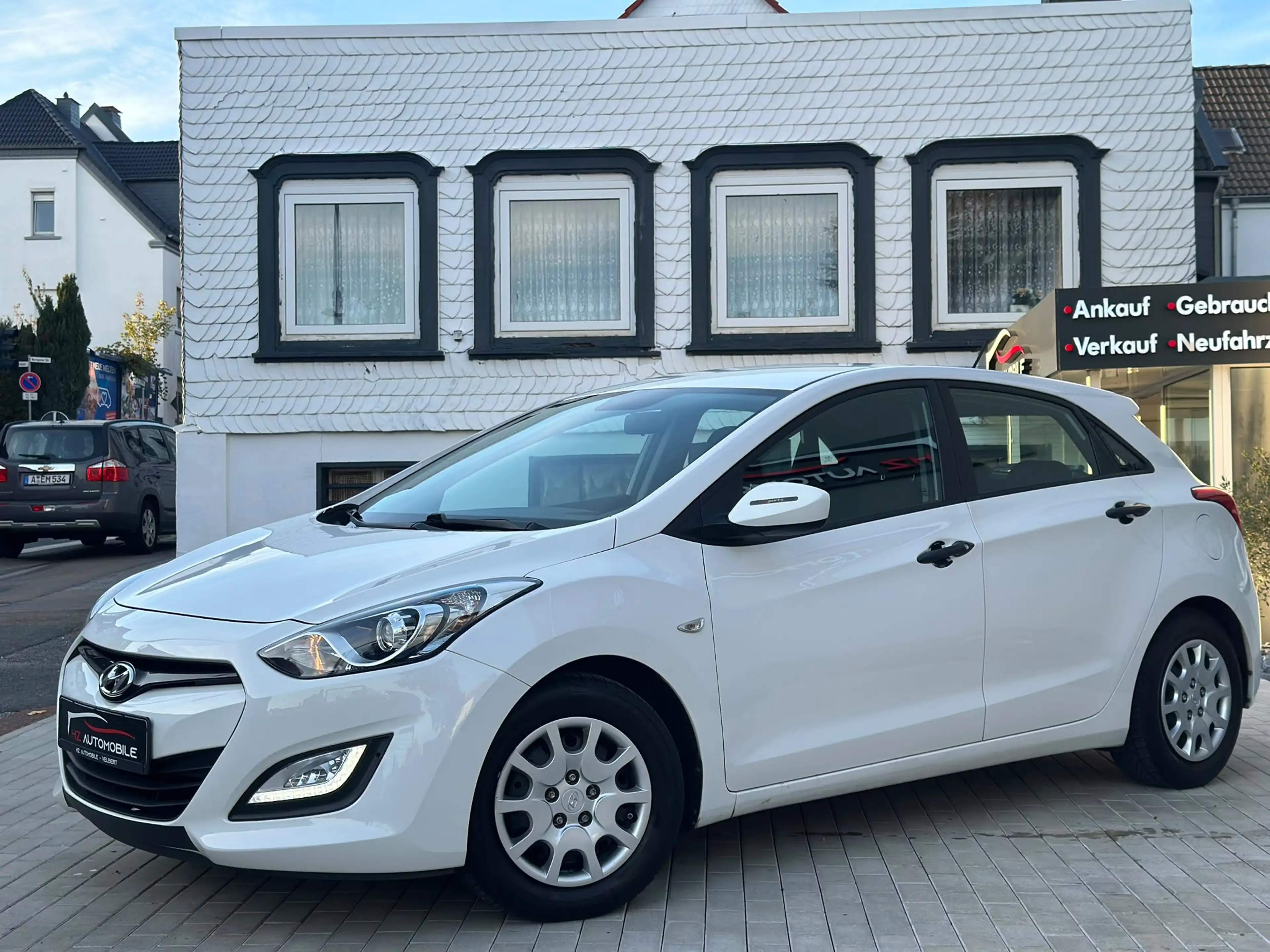 Hyundai i30 1.4 Lim. Classic *PDC*KLIMA*2.HAND*MFL*TÜV — photo 2