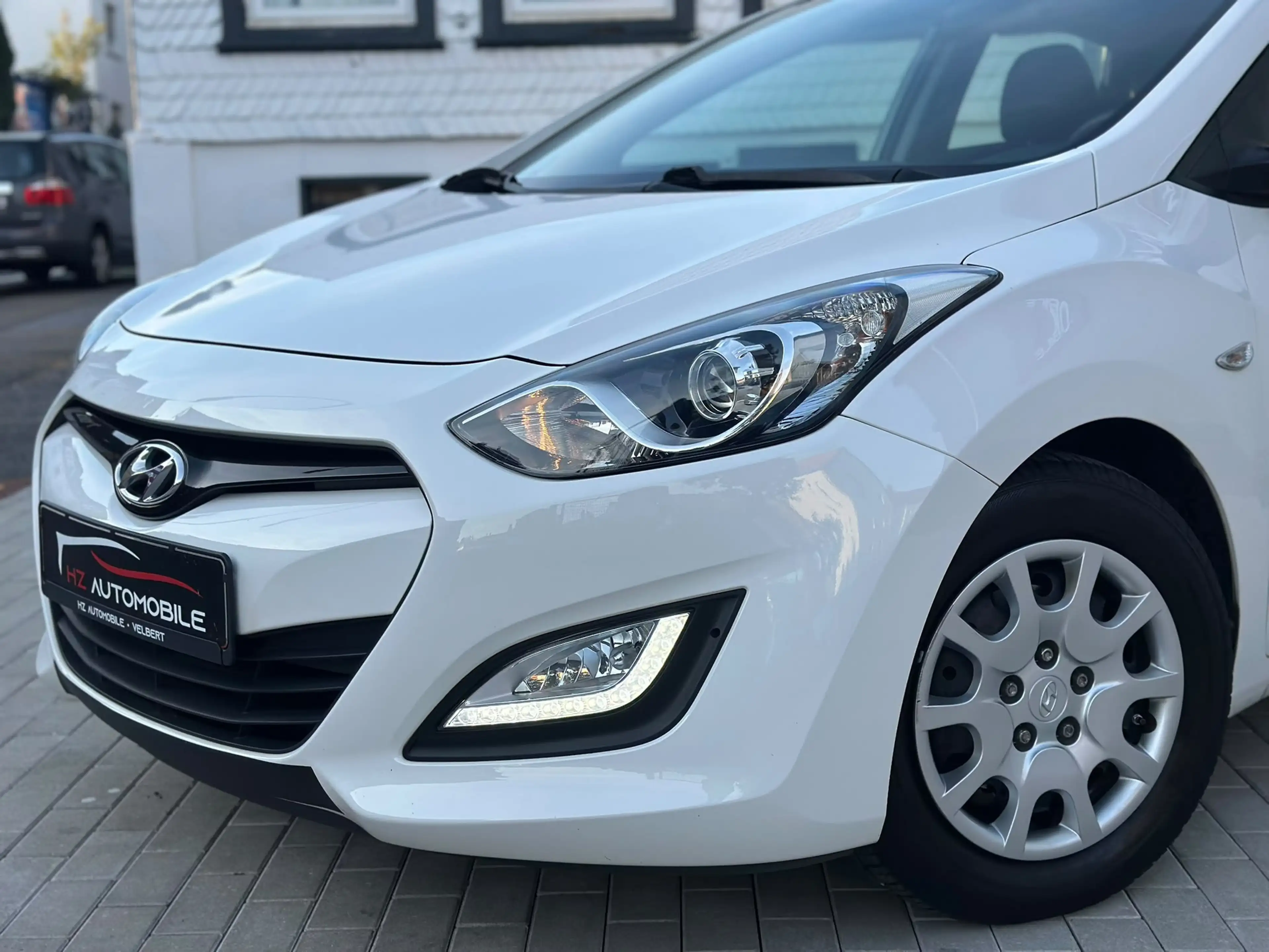 Hyundai i30 1.4 Lim. Classic *PDC*KLIMA*2.HAND*MFL*TÜV — photo 3
