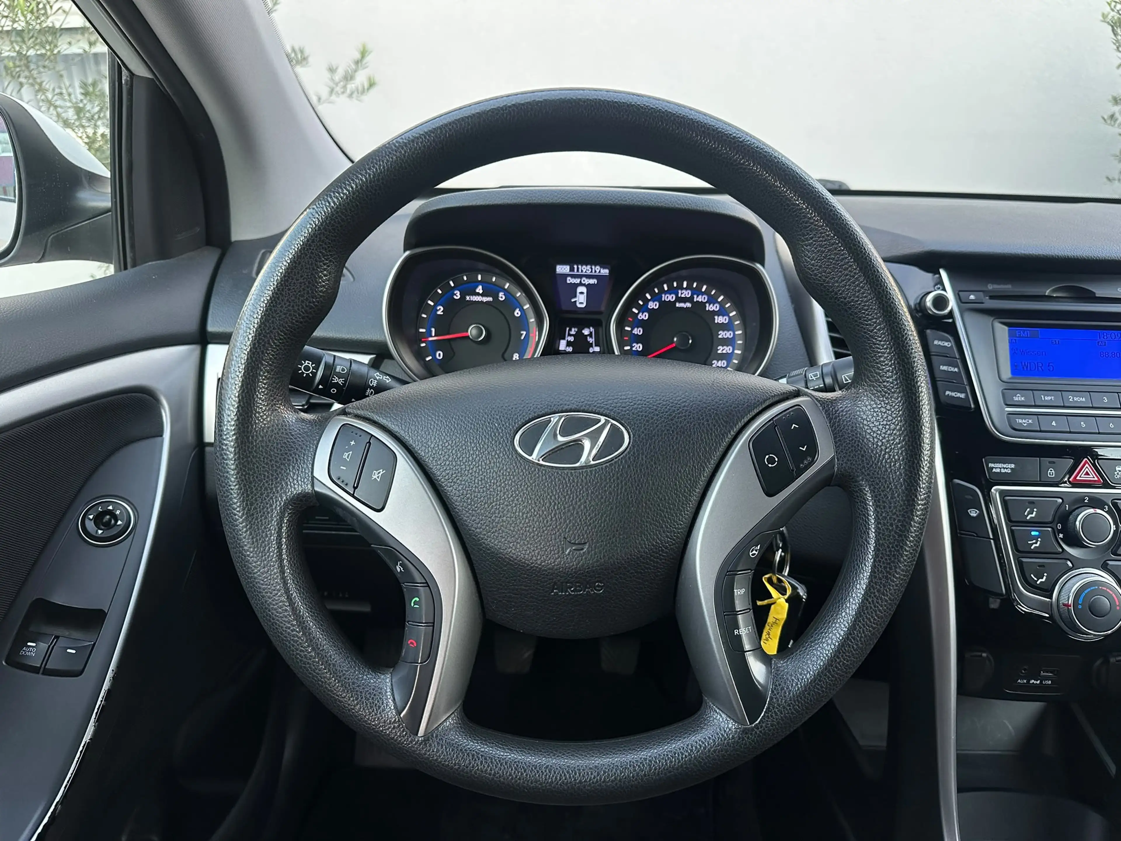 Hyundai i30 1.4 Lim. Classic *PDC*KLIMA*2.HAND*MFL*TÜV — photo 18