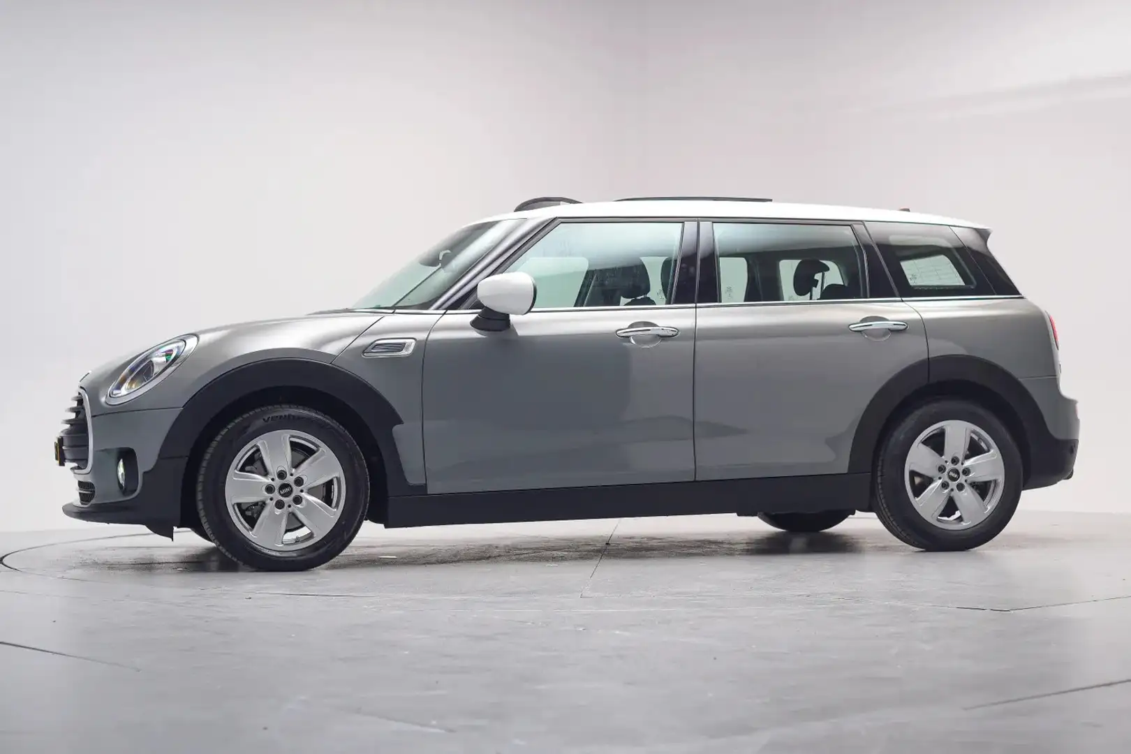MINI Cooper Clubman 1.5 136pk Chili Aut. [ Panorama LED Navi Camera ] Gris - 2