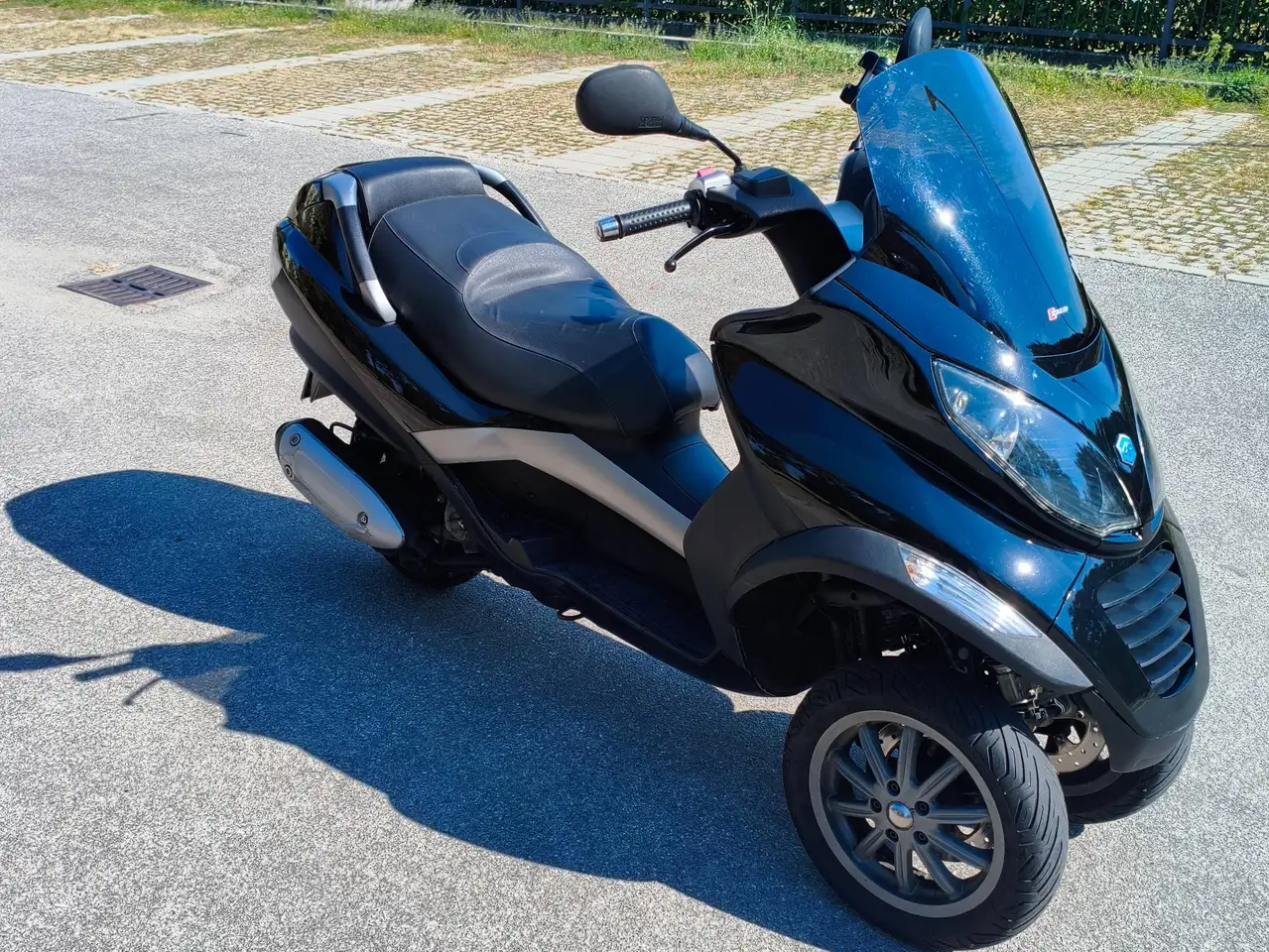 Piaggio MP3 250