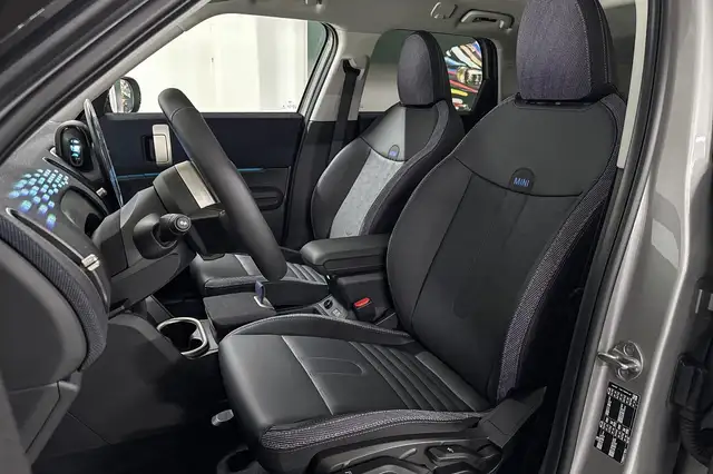 Mini Countryman view 9