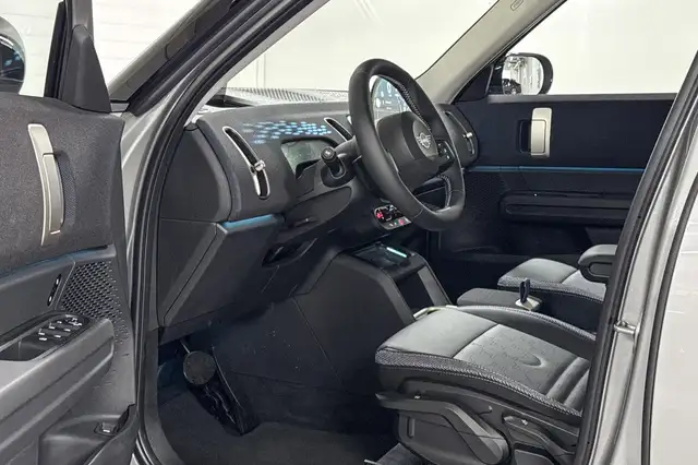 Mini Countryman view 8