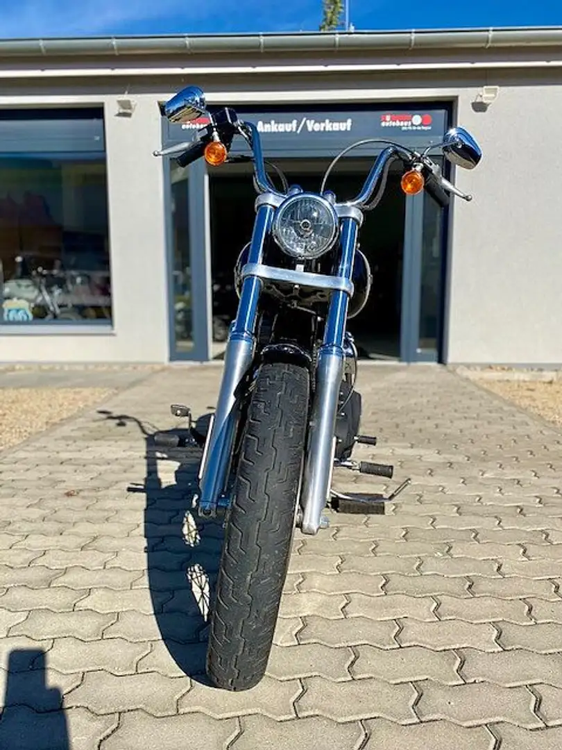 Harley-Davidson Dyna Street Bob Negru - 1
