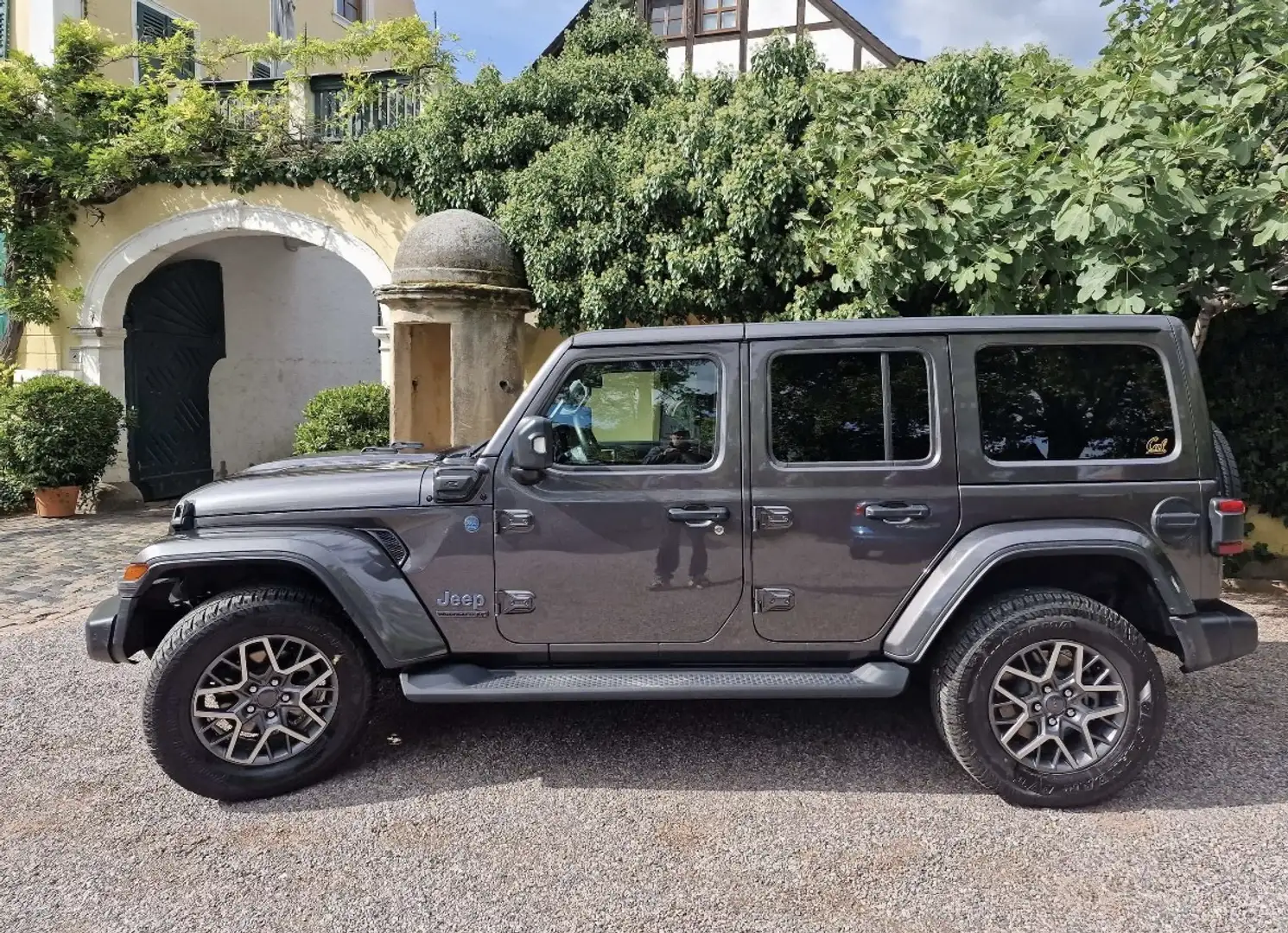 Jeep Wrangler Plug-In Hybrid 80th Anniversary 4xe Grau - 2