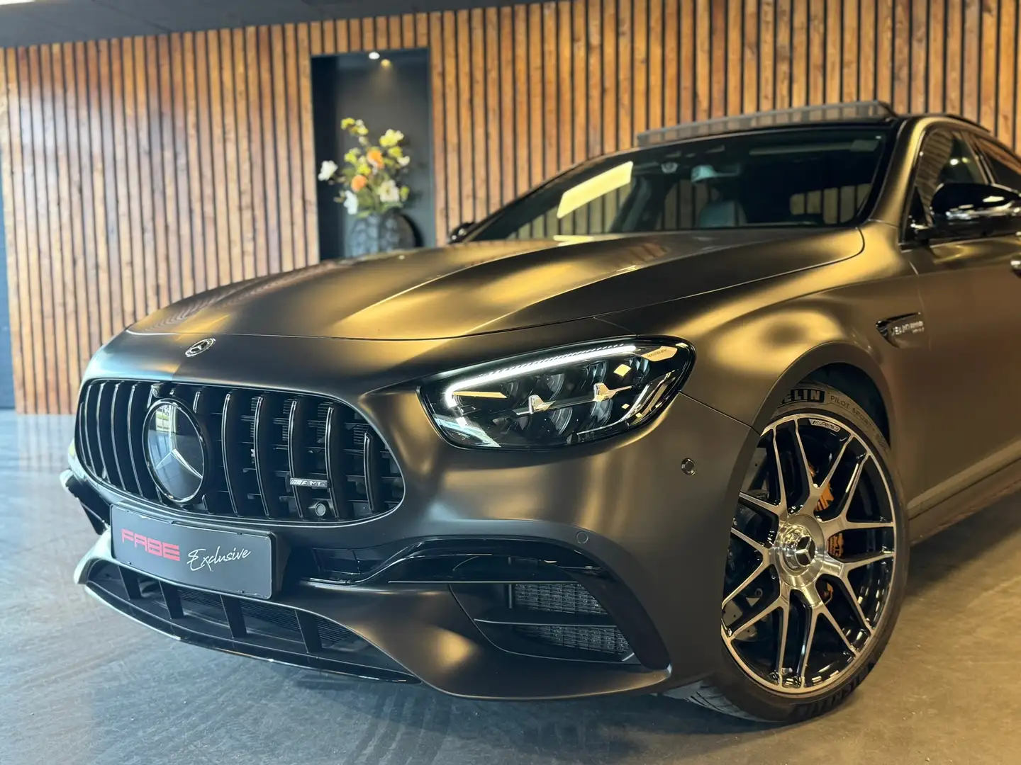Mercedes-Benz E 63 AMG E63 S 4MATIC+ Final Edition / Keramisch / Softclos Grau - 2