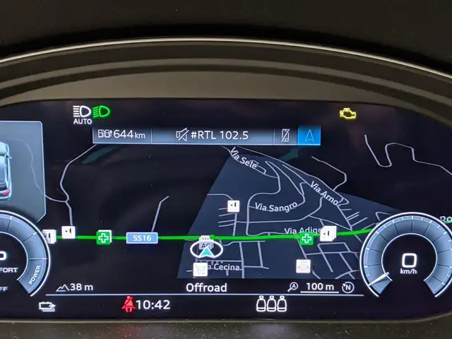 Audi Q5 view 14