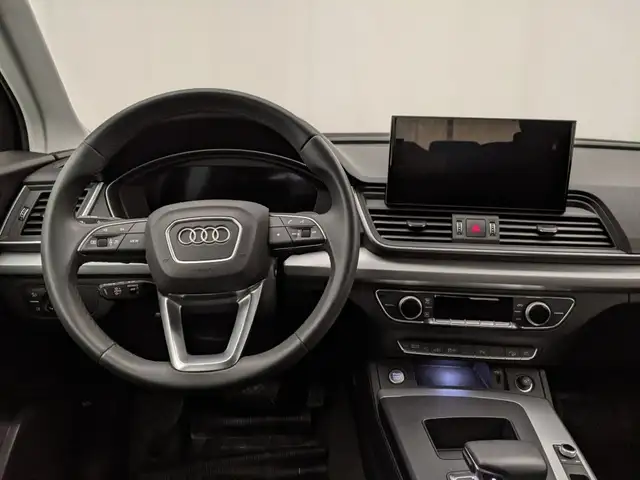 Audi Q5 view 7