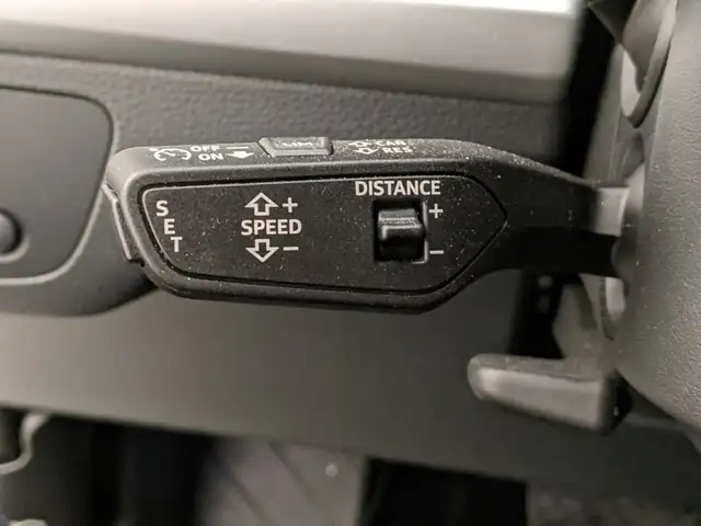 Audi Q5 view 8