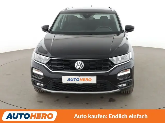 Volkswagen T-Roc view 9