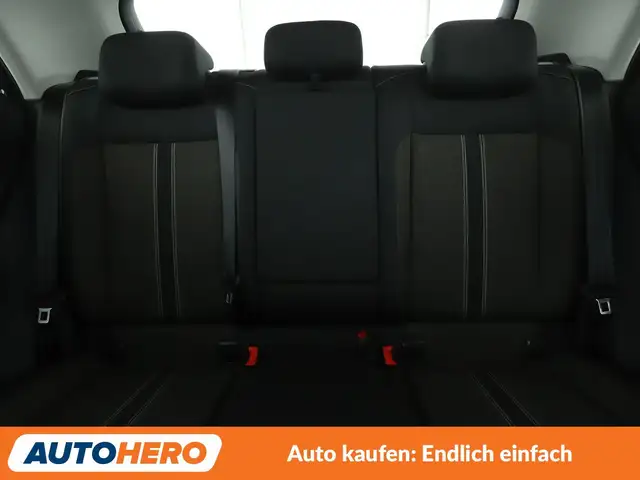 Volkswagen T-Roc view 15