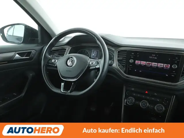 Volkswagen T-Roc view 13