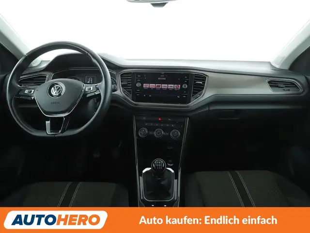 Volkswagen T-Roc view 12