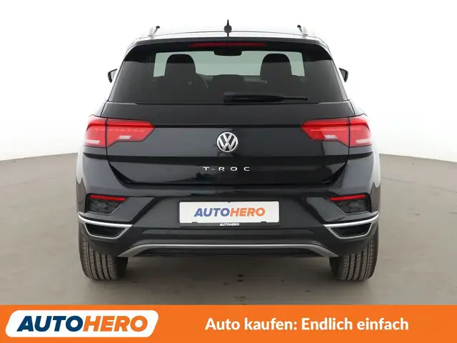Volkswagen T-Roc view 5
