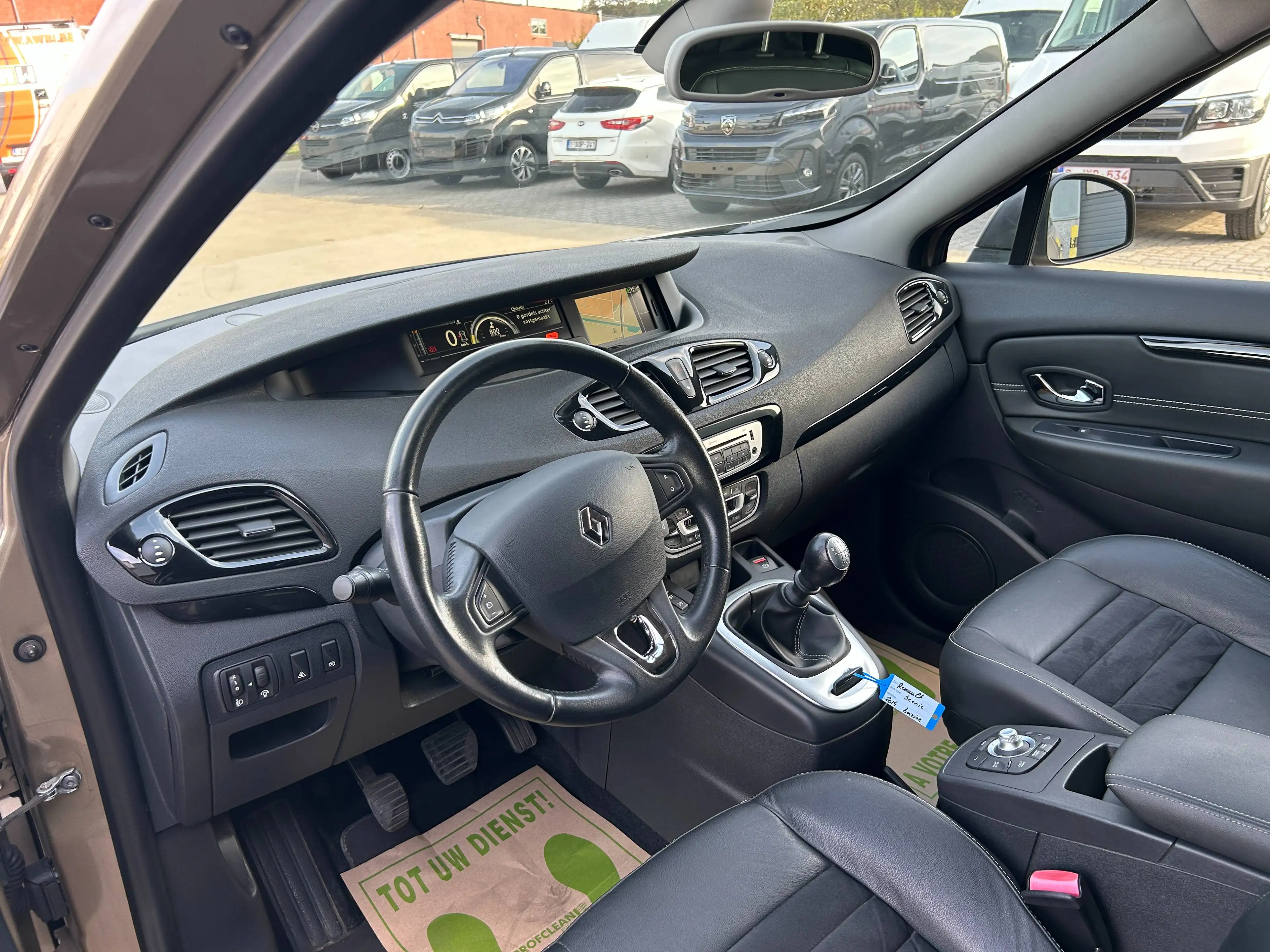 Renault Scenic — photo 10