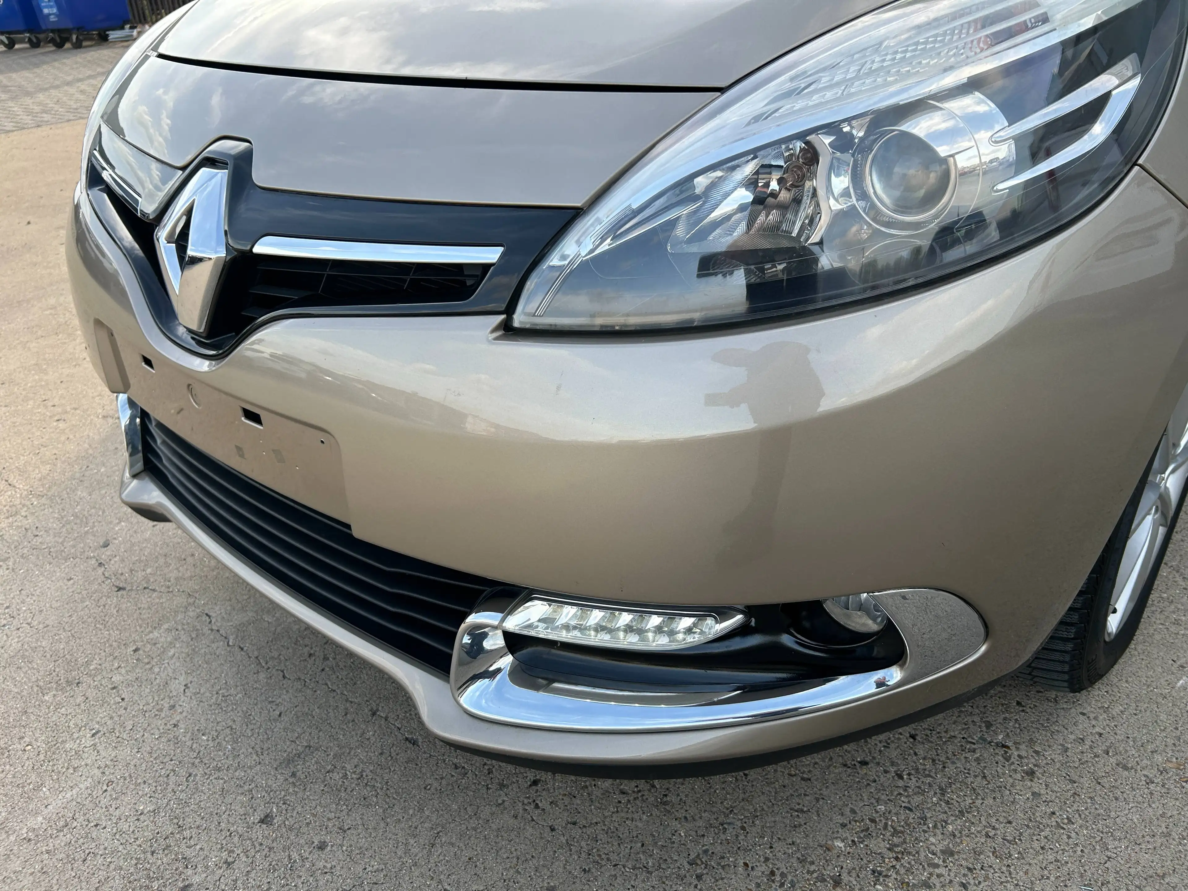 Renault Scenic — photo 8