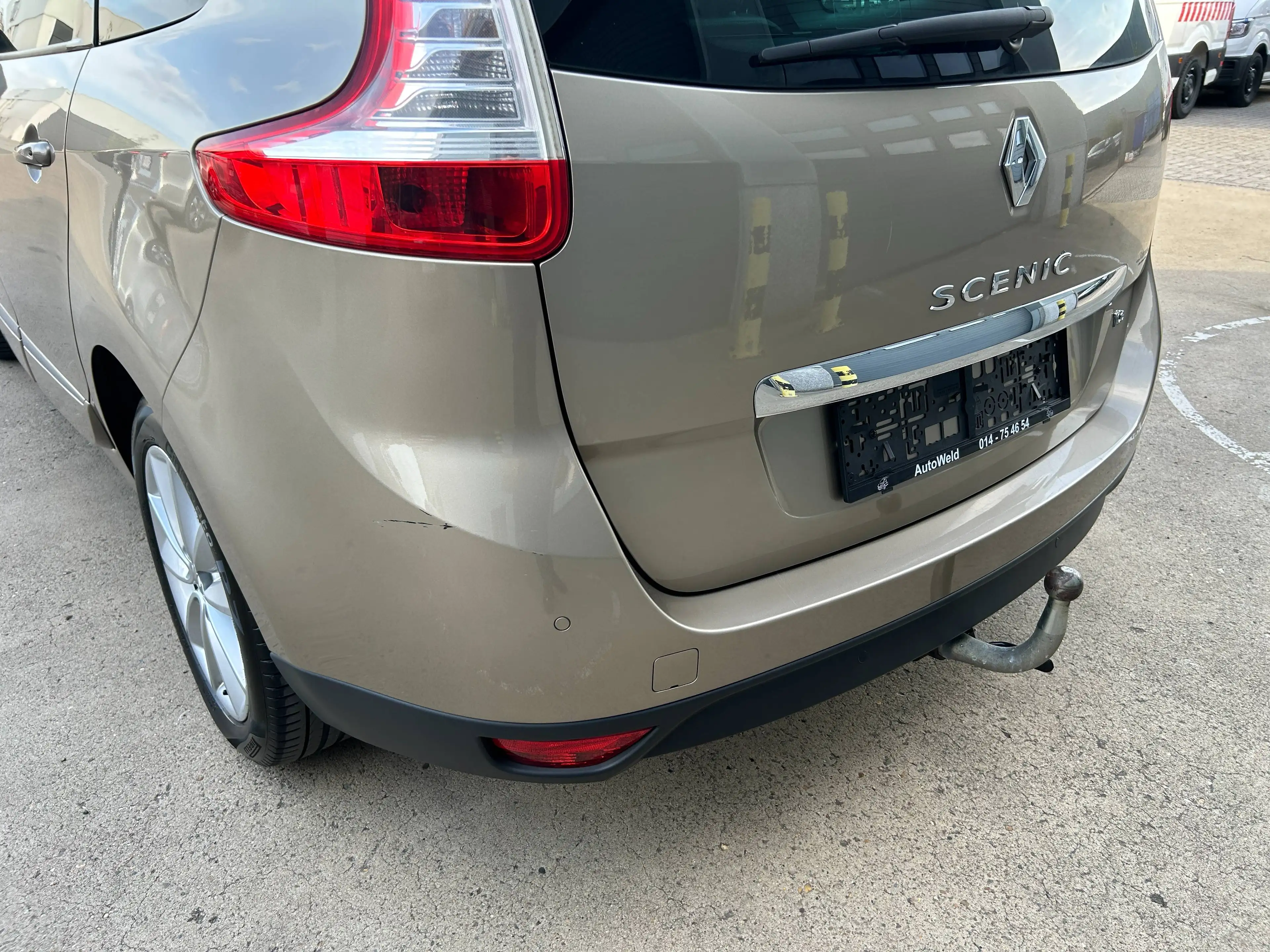 Renault Scenic — photo 5