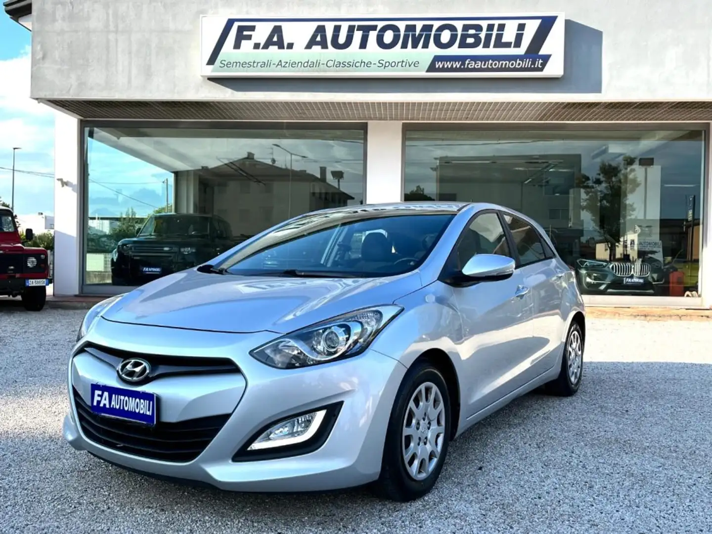 Hyundai i30 1.6 CRDi 5p. Comfort A/T Argento - 1