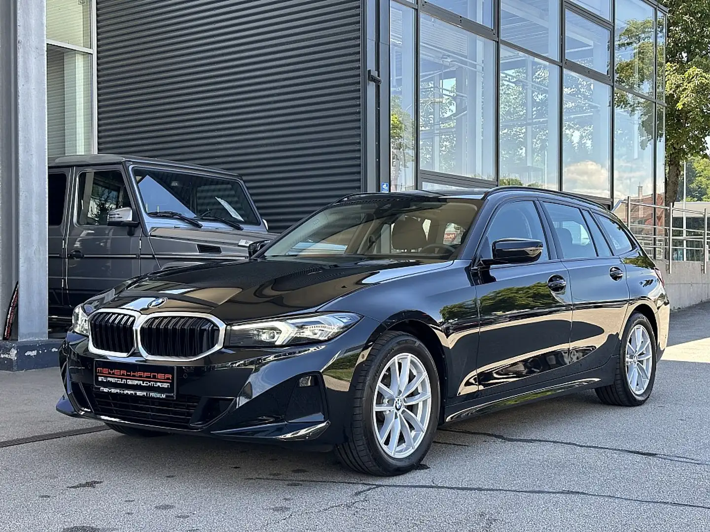 BMW 320 d xDrive Touring Aut. Schwarz - 2