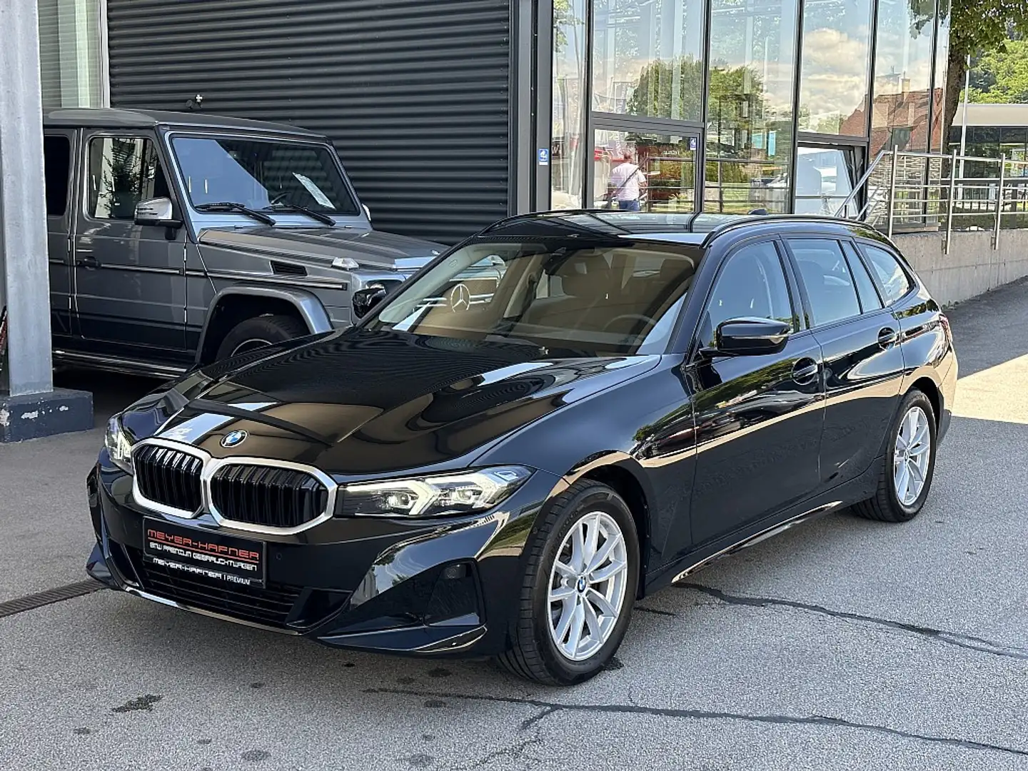 BMW 320 d xDrive Touring Aut. Schwarz - 1