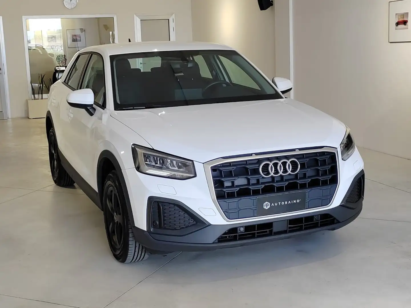 Audi Q2 30 TDI S tronic Business Bianco - 1