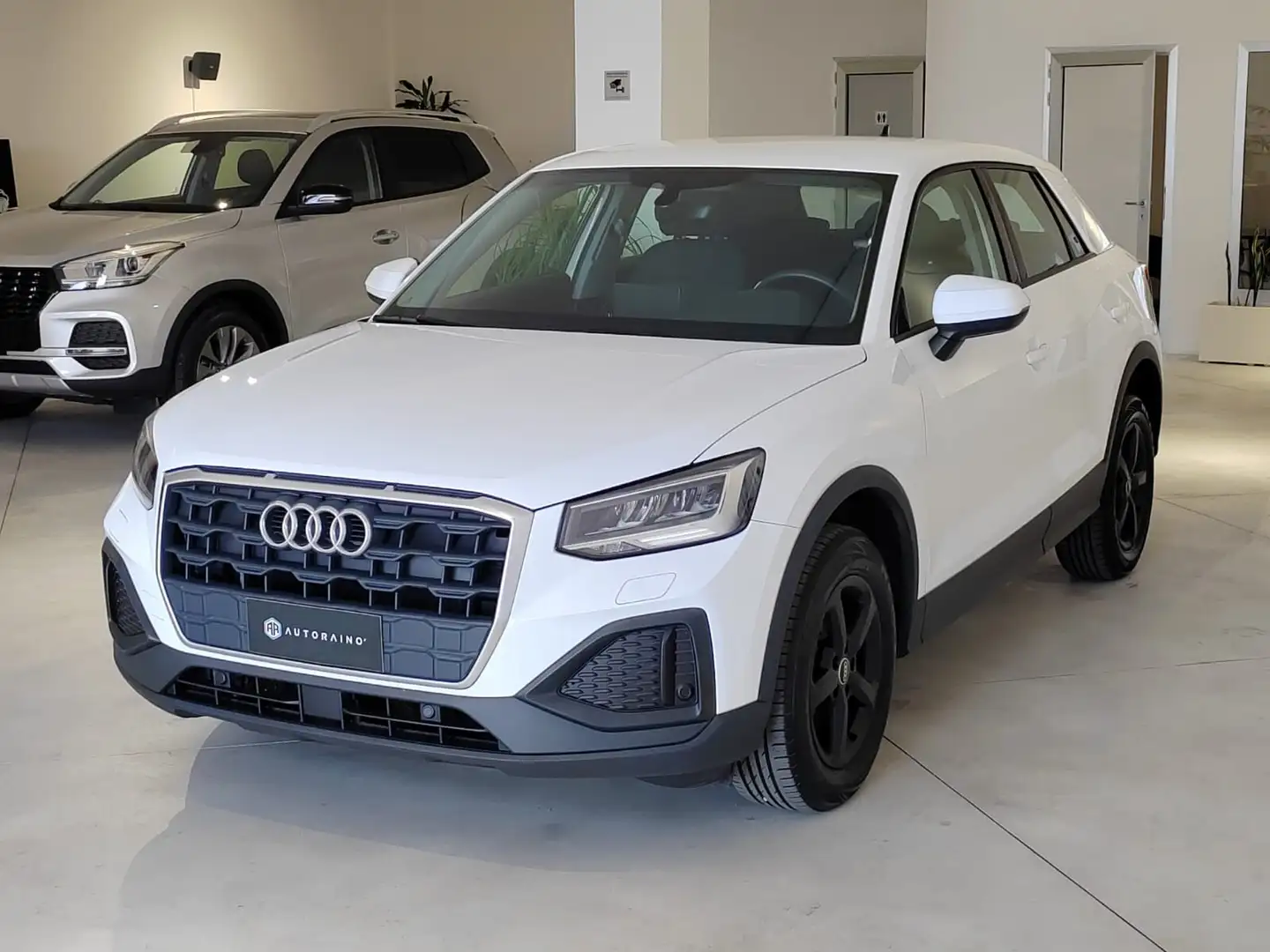 Audi Q2 30 TDI S tronic Business Bianco - 2