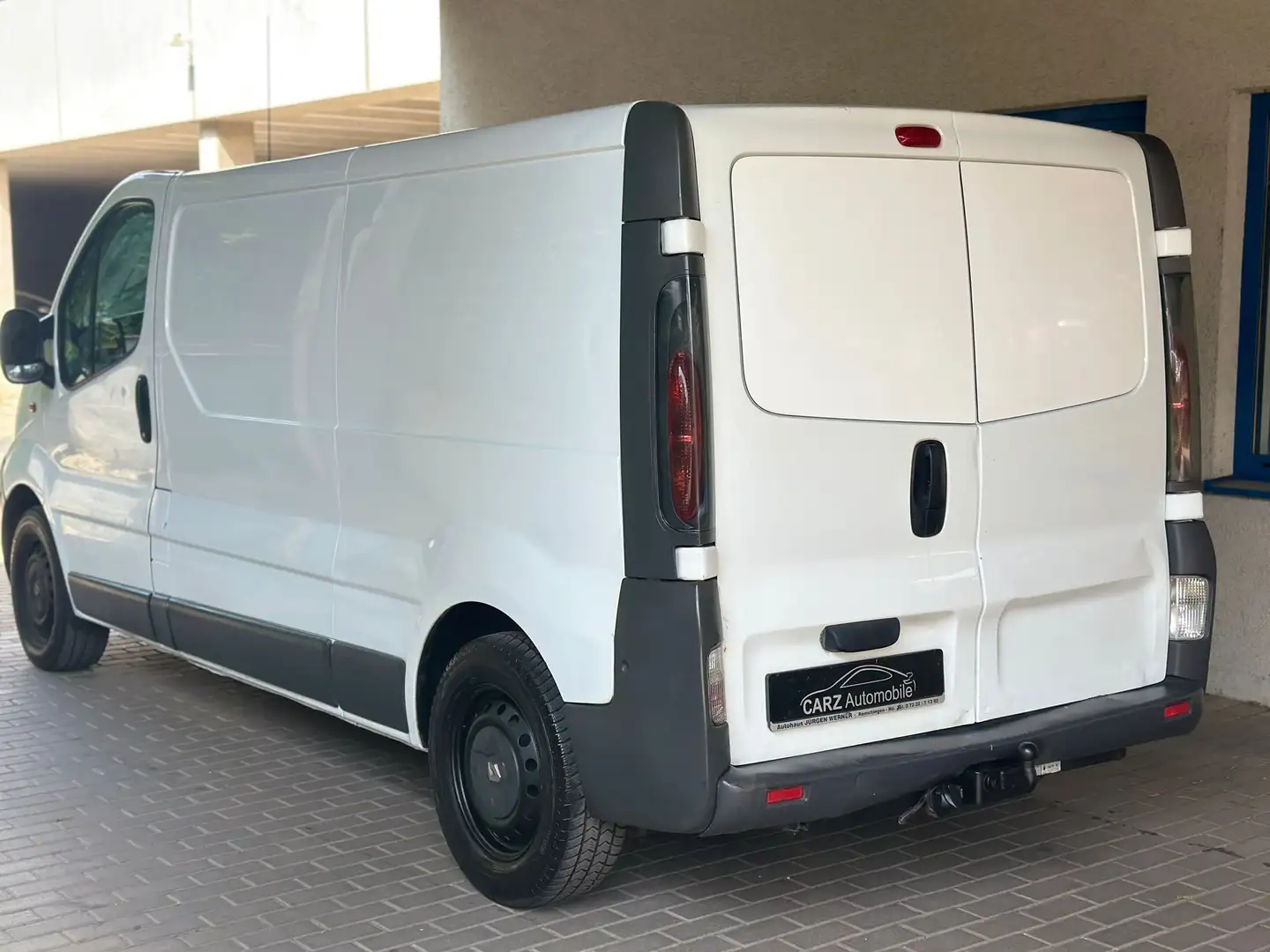 Renault Trafic L2H1 2,9t ** 1. Hand ** Tüv Neu ** Weiß - 2