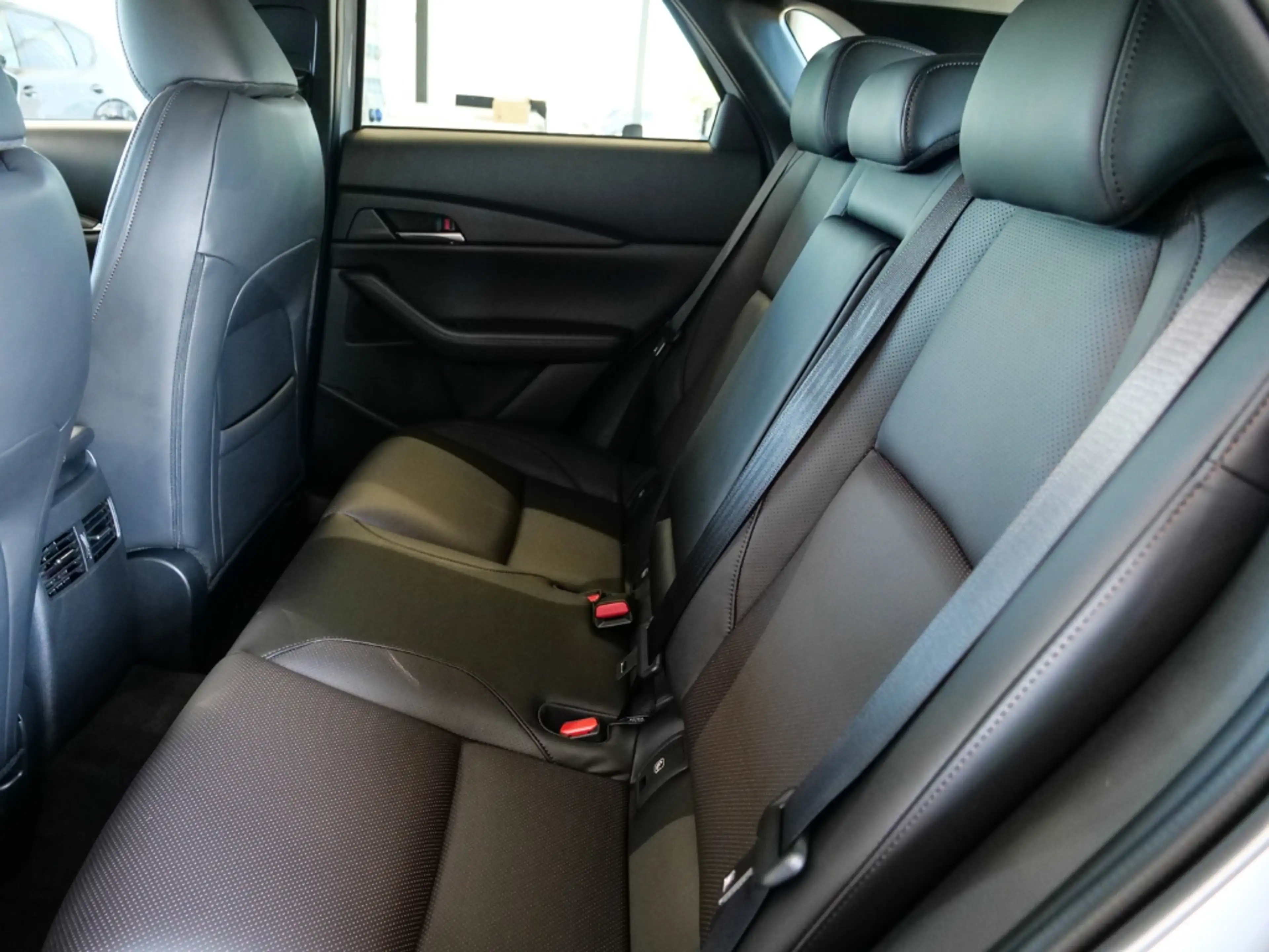 Mazda CX-30 2027 Homura Plus 2.5L e-SKYACTIV-G 140PS 6AT FWD — photo 10