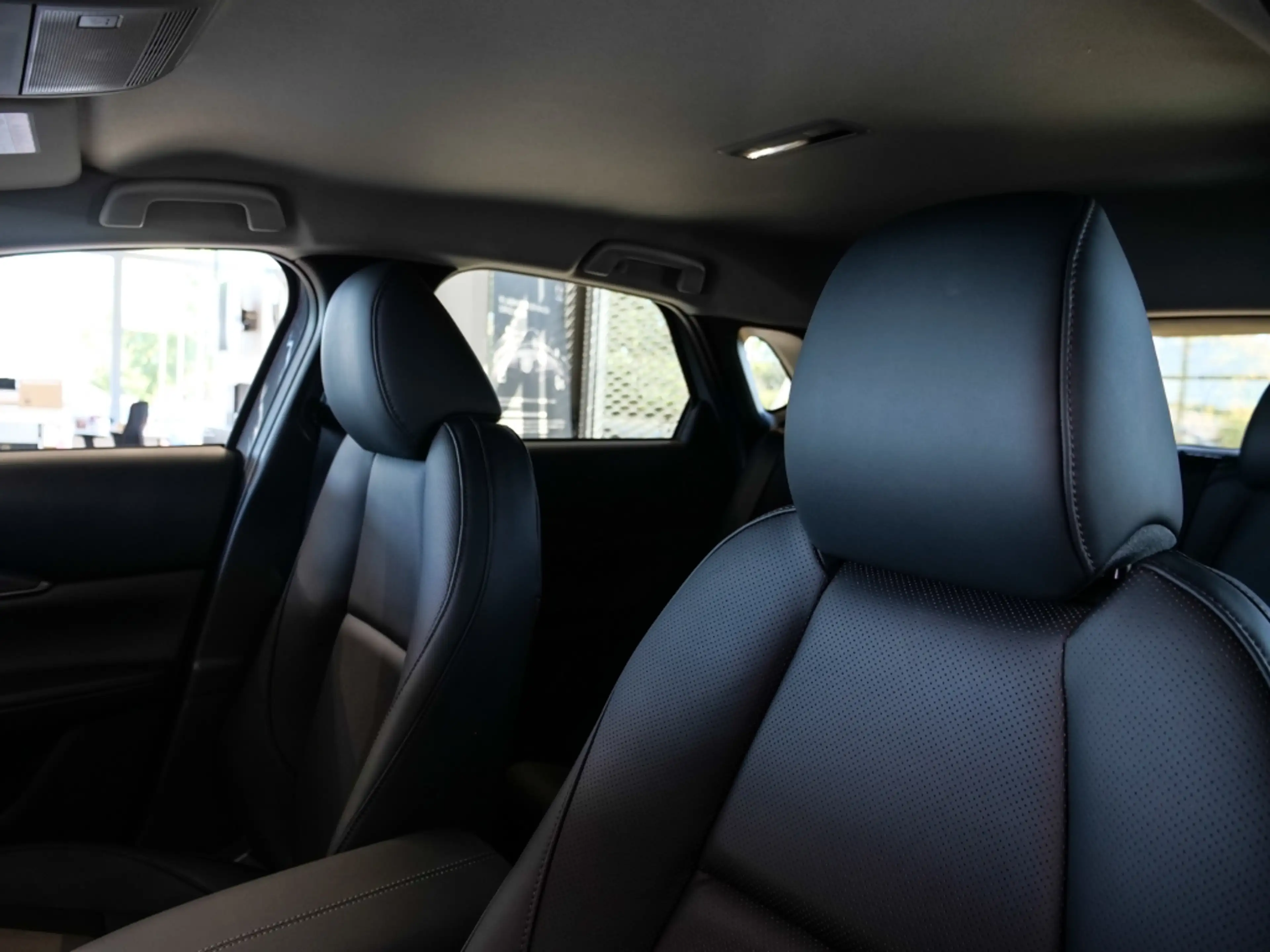Mazda CX-30 2027 Homura Plus 2.5L e-SKYACTIV-G 140PS 6AT FWD — photo 9
