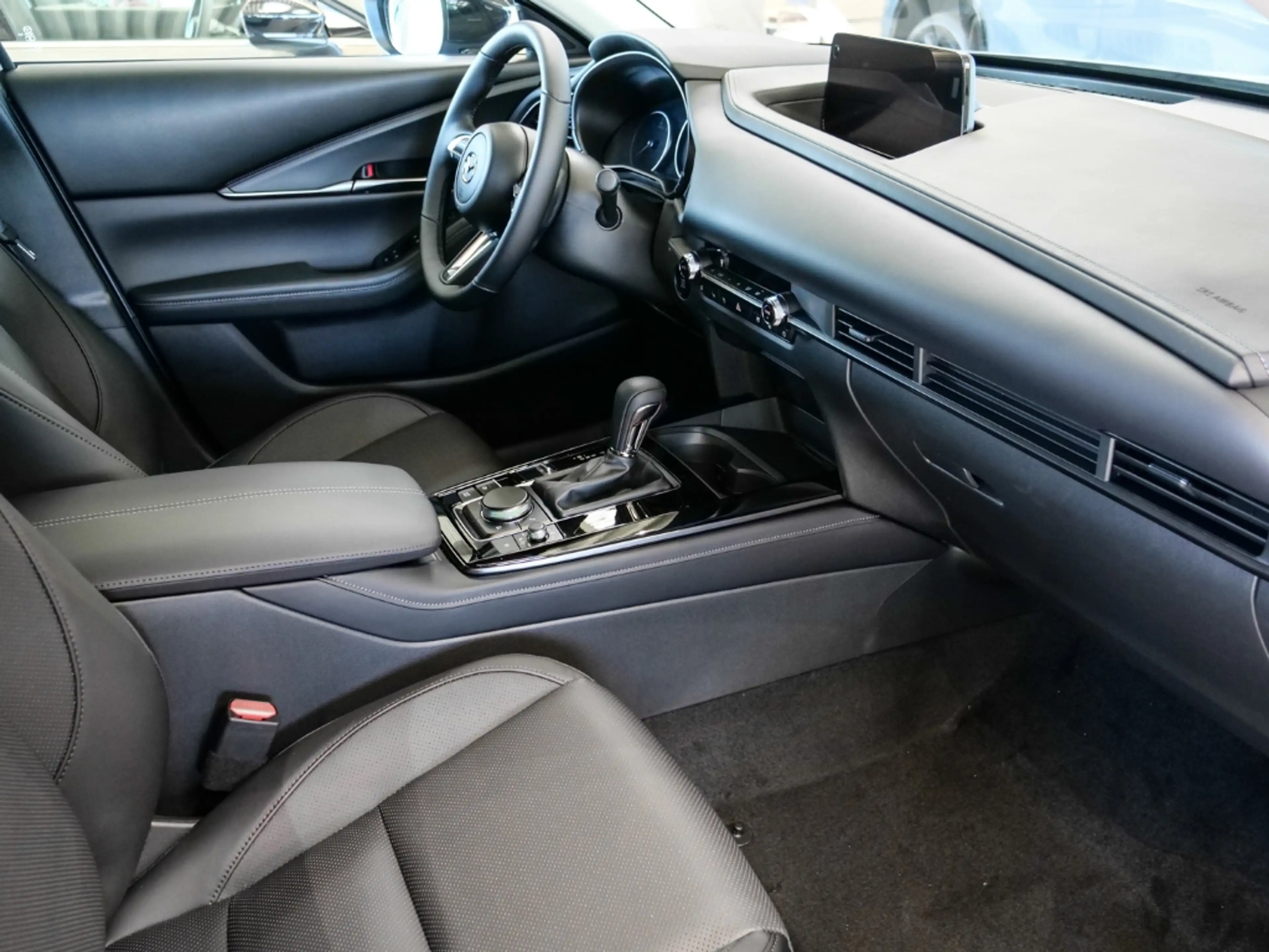 Mazda CX-30 2027 Homura Plus 2.5L e-SKYACTIV-G 140PS 6AT FWD — photo 14