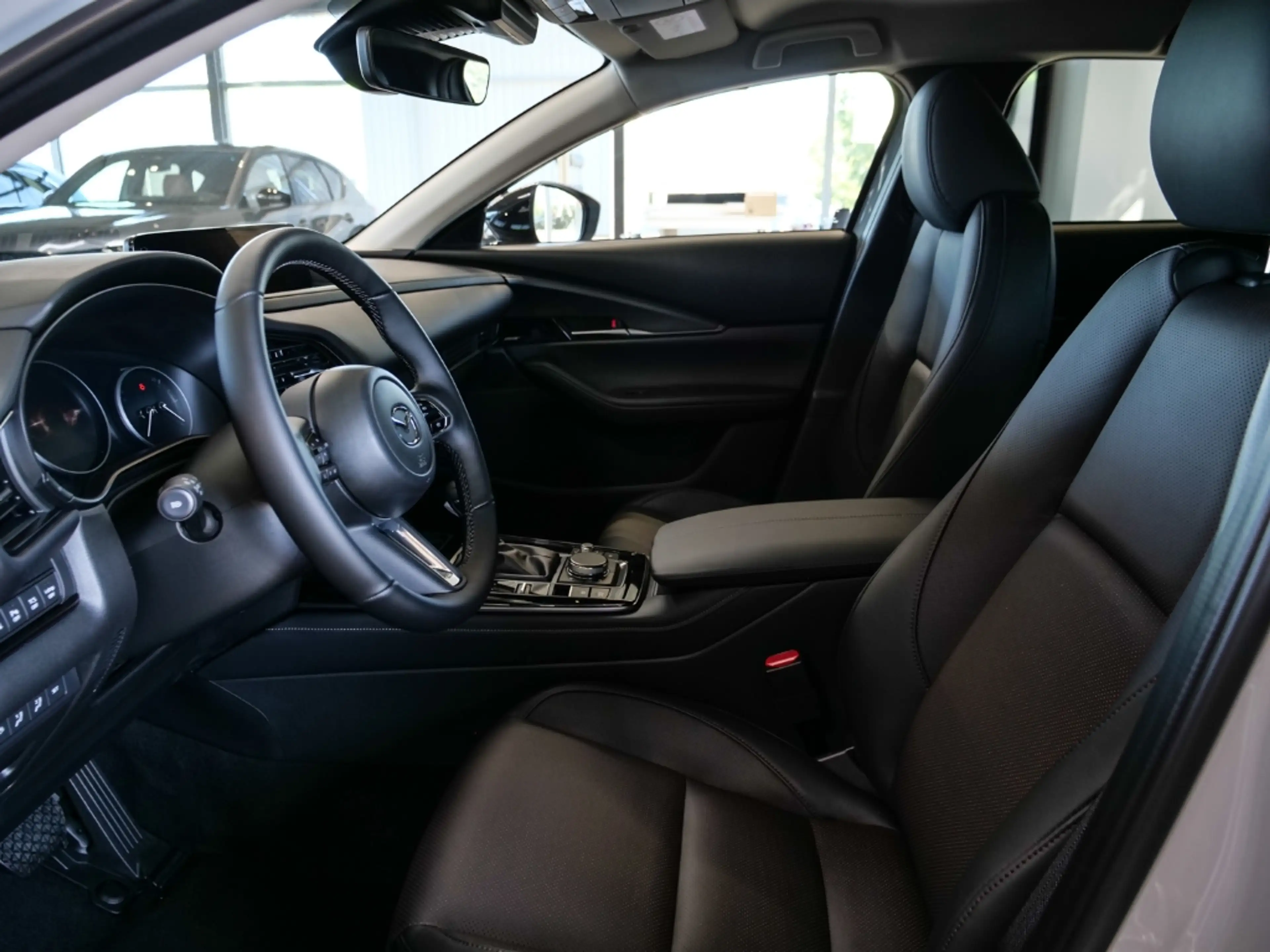 Mazda CX-30 2027 Homura Plus 2.5L e-SKYACTIV-G 140PS 6AT FWD — photo 8