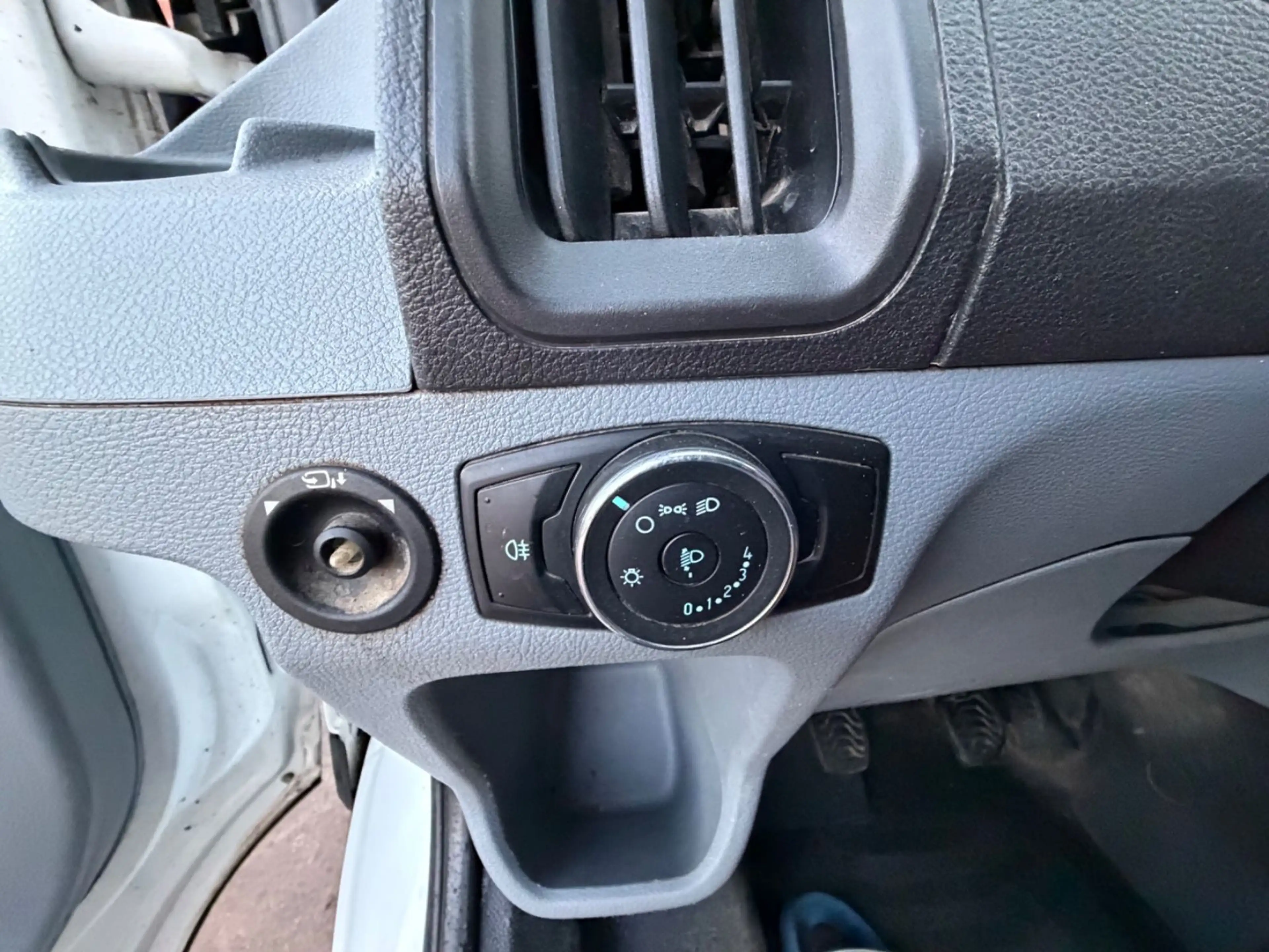 Ford Transit Pritsche 350 L2 Einzelkabine  HU NEU — photo 12