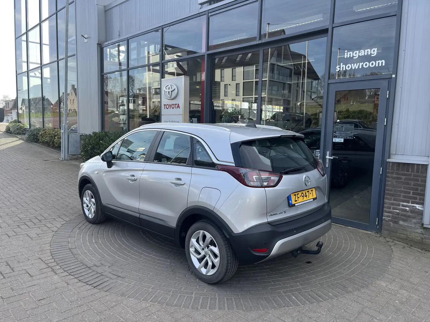 Opel Crossland X 1.2 Turbo Innovation Grijs - 2
