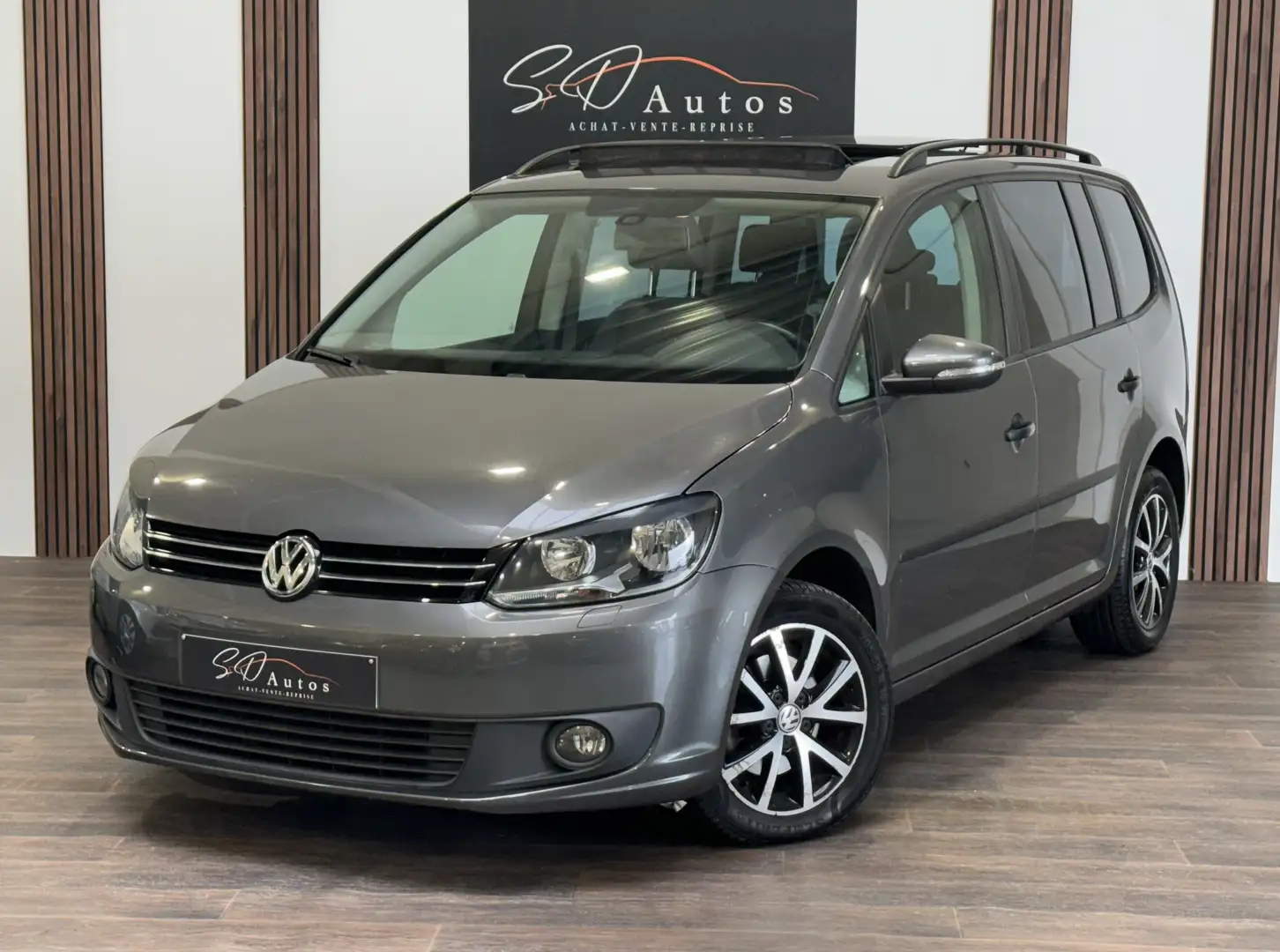 Volkswagen Touran 1.6TDi * BOITE AUTOMATIQUE * TOIT PANO * 7 PLACE * Gris - 1