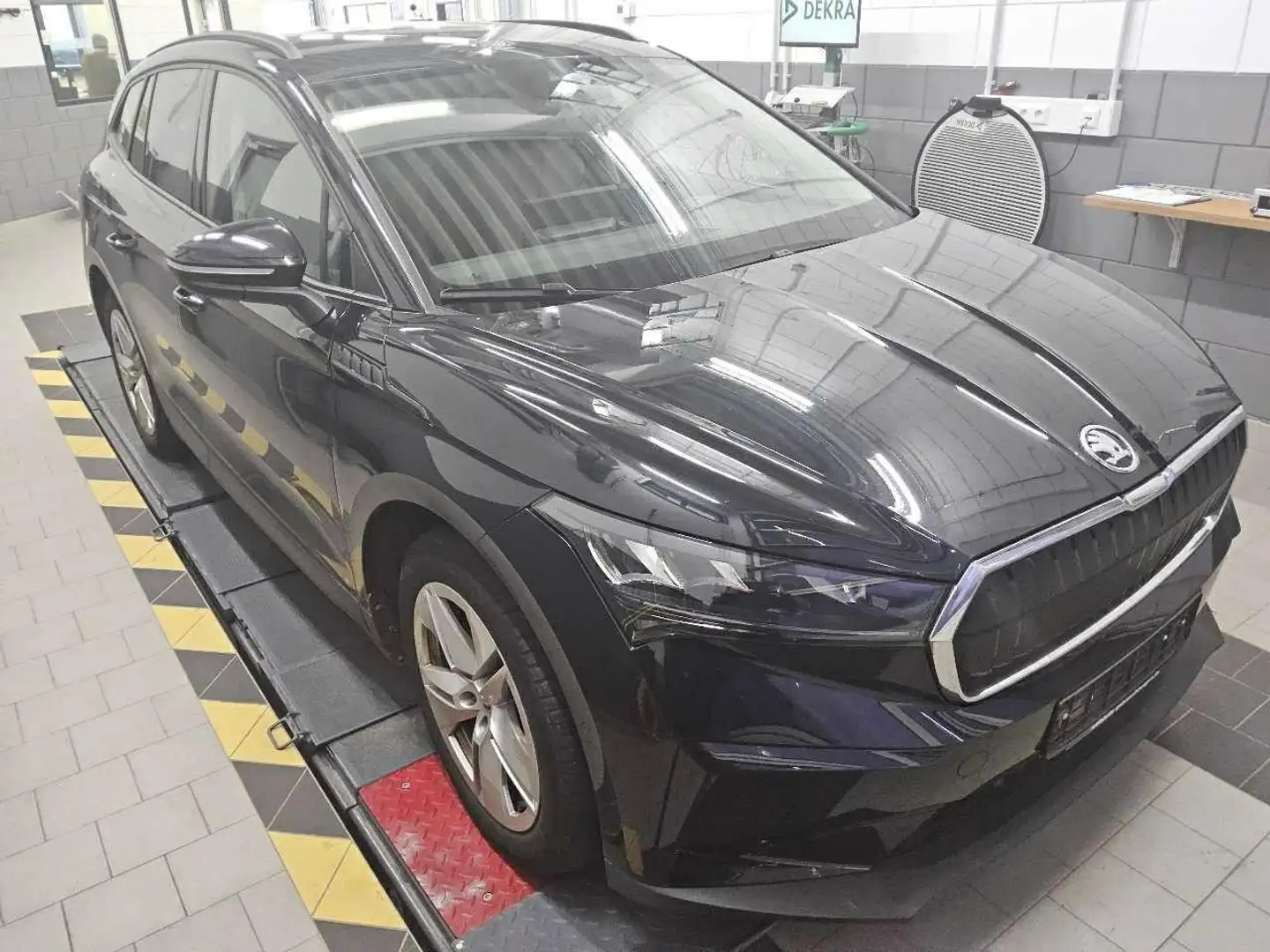 Skoda Enyaq 60 Loft 8 Pakete inkl Seitenairbag hinten Noir - 2