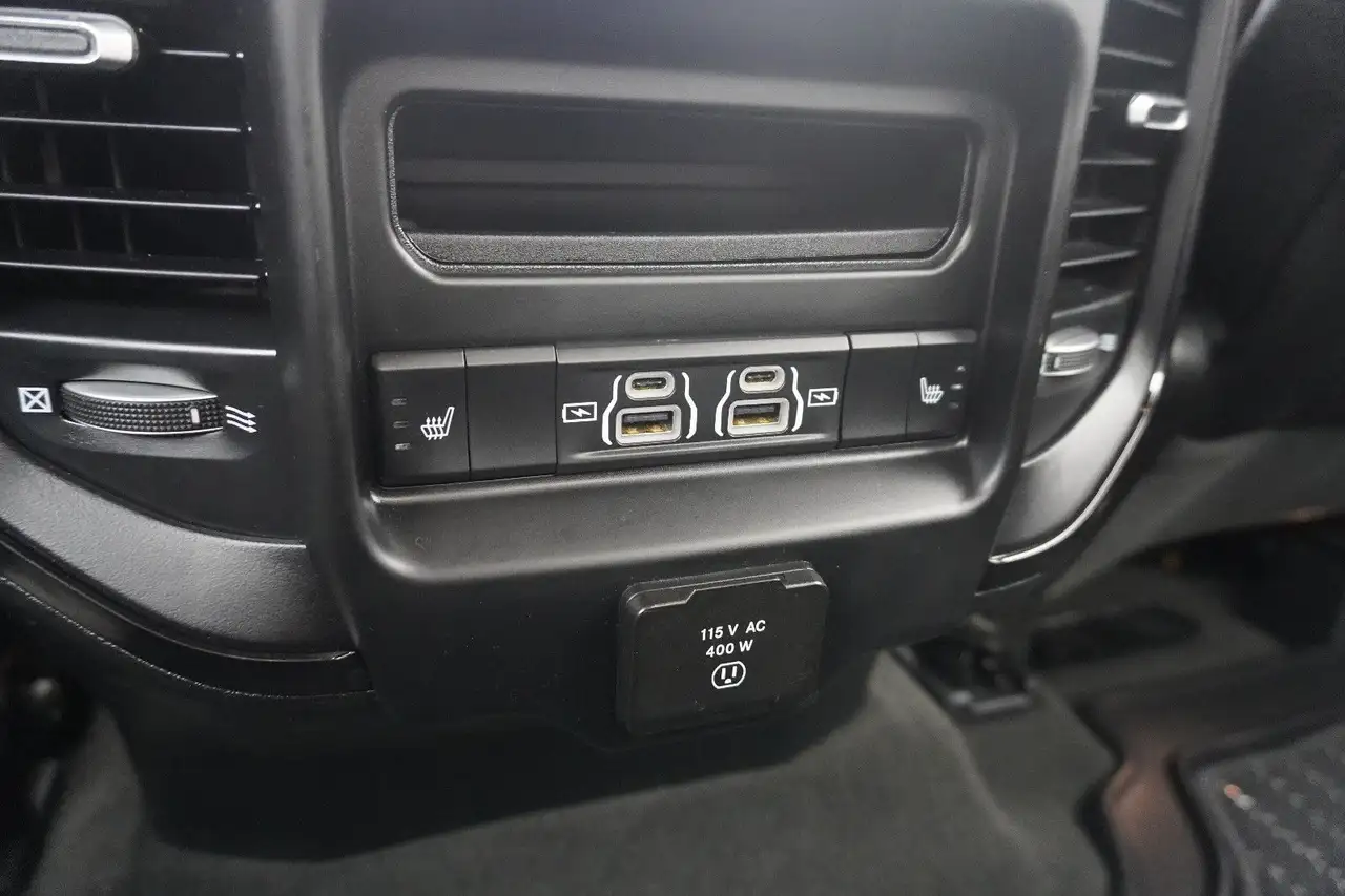 Dodge RAM 2022 — фото 11