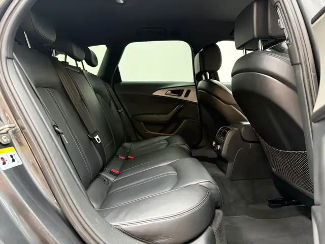Audi A6 Avant view 14