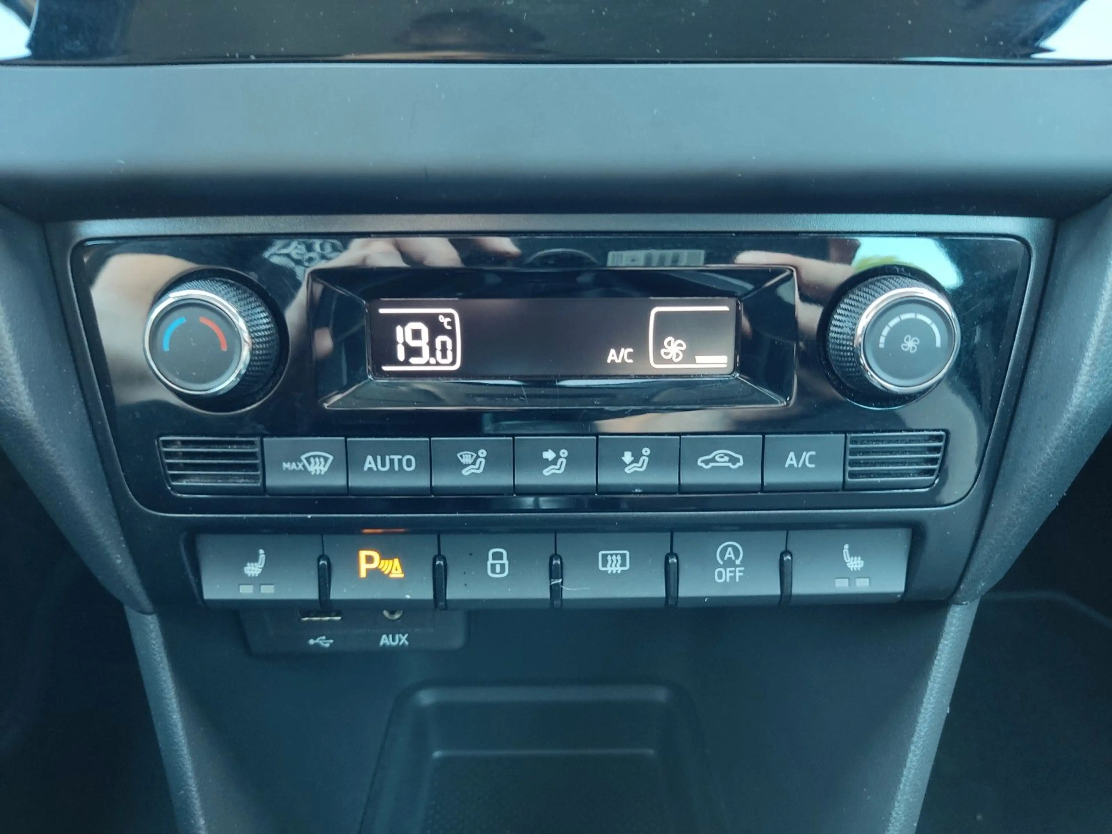 Skoda Rapid/Spaceback 1.2 TSI Ambition Spaceback*SHZ*Klimaautom* — photo 7