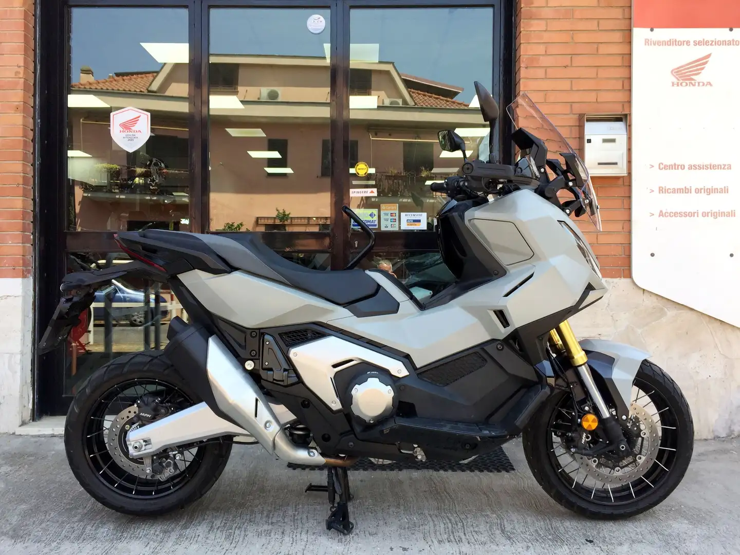 Honda X-ADV 750 (35KW) 2025 - PATENTE A2 - FINANZIAMENTI Gris - 1