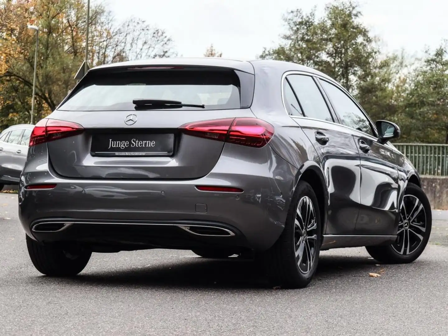Mercedes-Benz A 200 d Progressive/MBeam/Standheizung/Kamera/17 Grau - 2